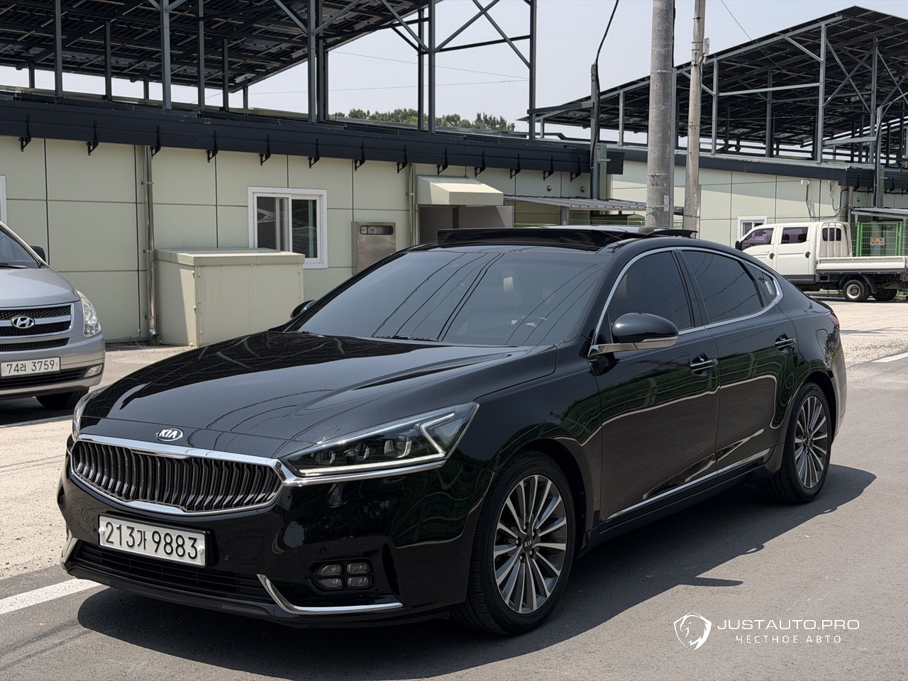 Автомобиль Kia K7