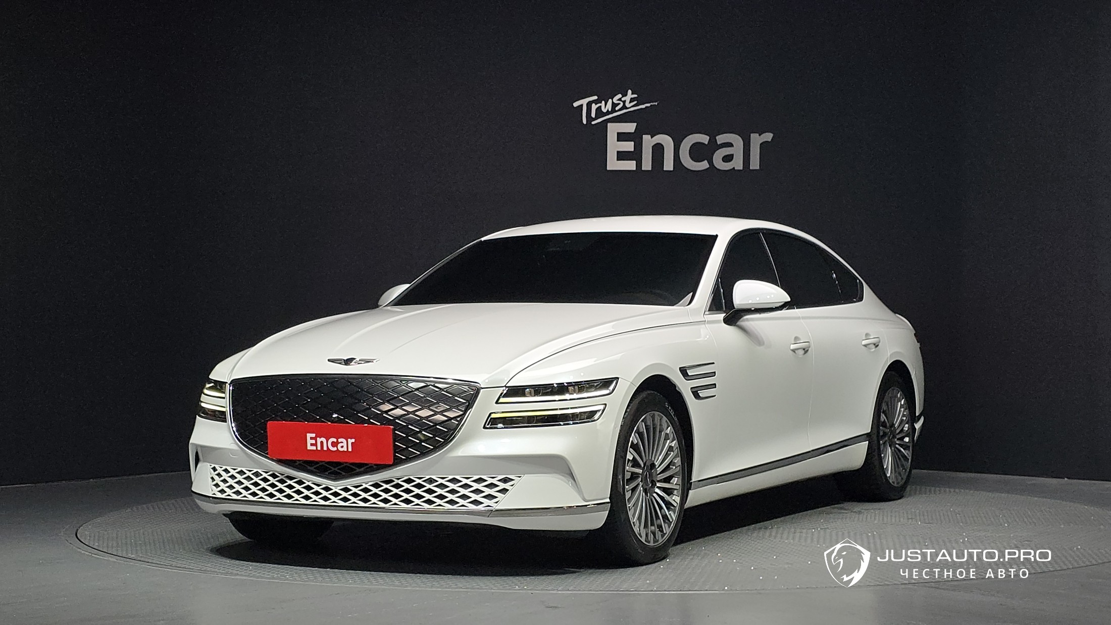 Автомобиль Genesis G80