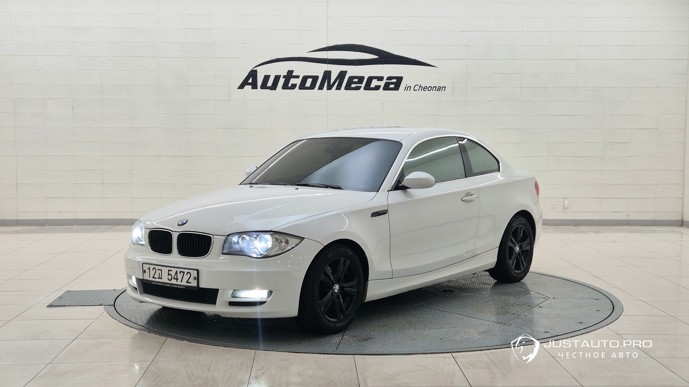 Автомобиль BMW 1-Series