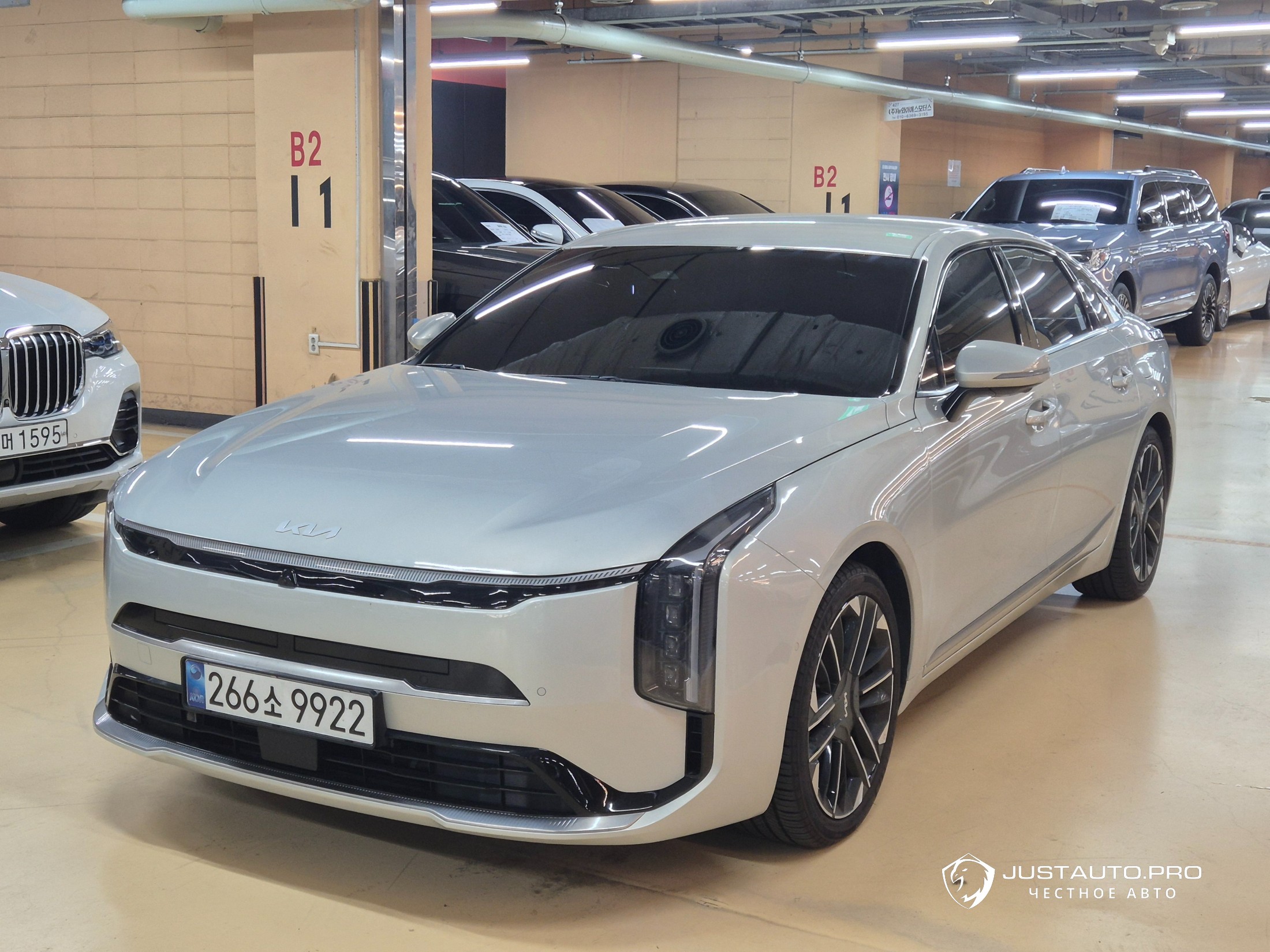 Автомобиль Kia K8