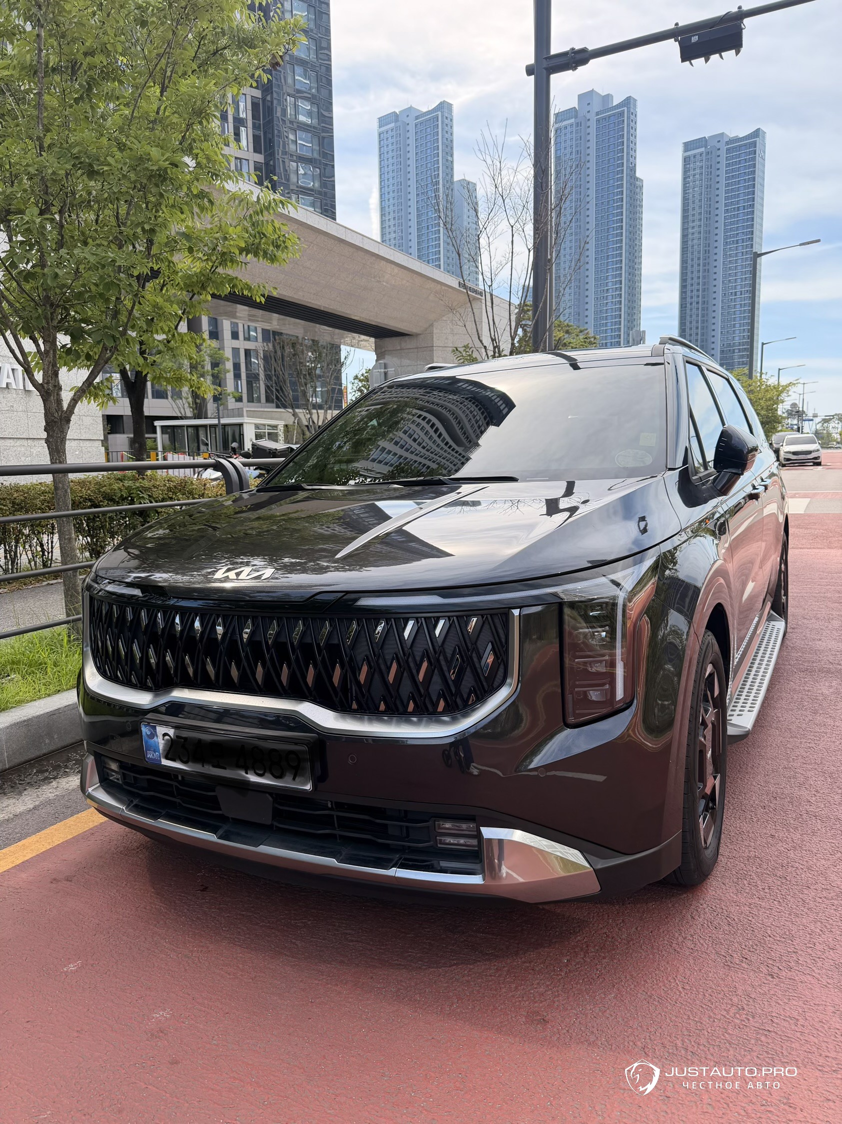 Автомобиль Kia Canival