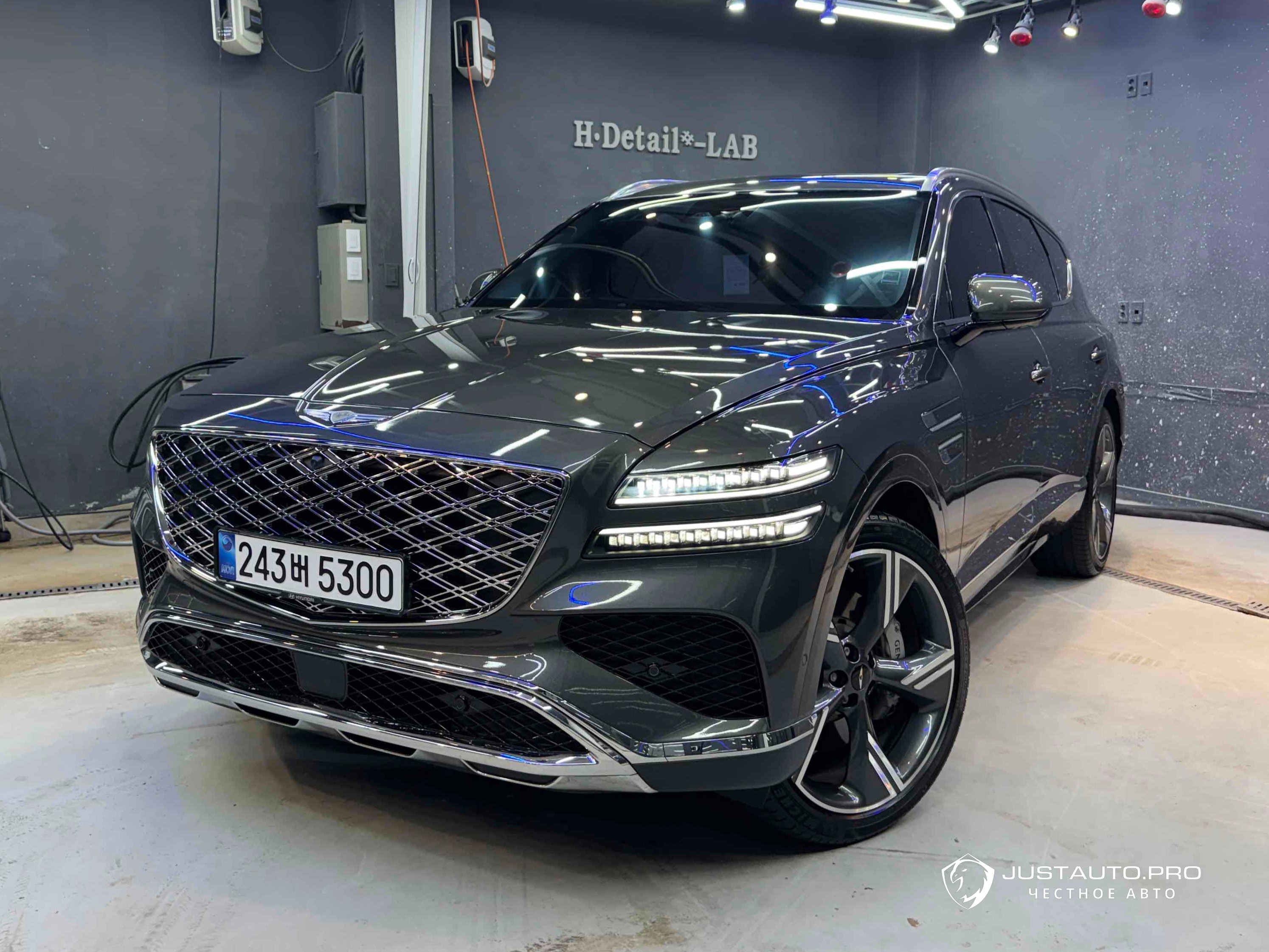 Автомобиль Genesis GV80