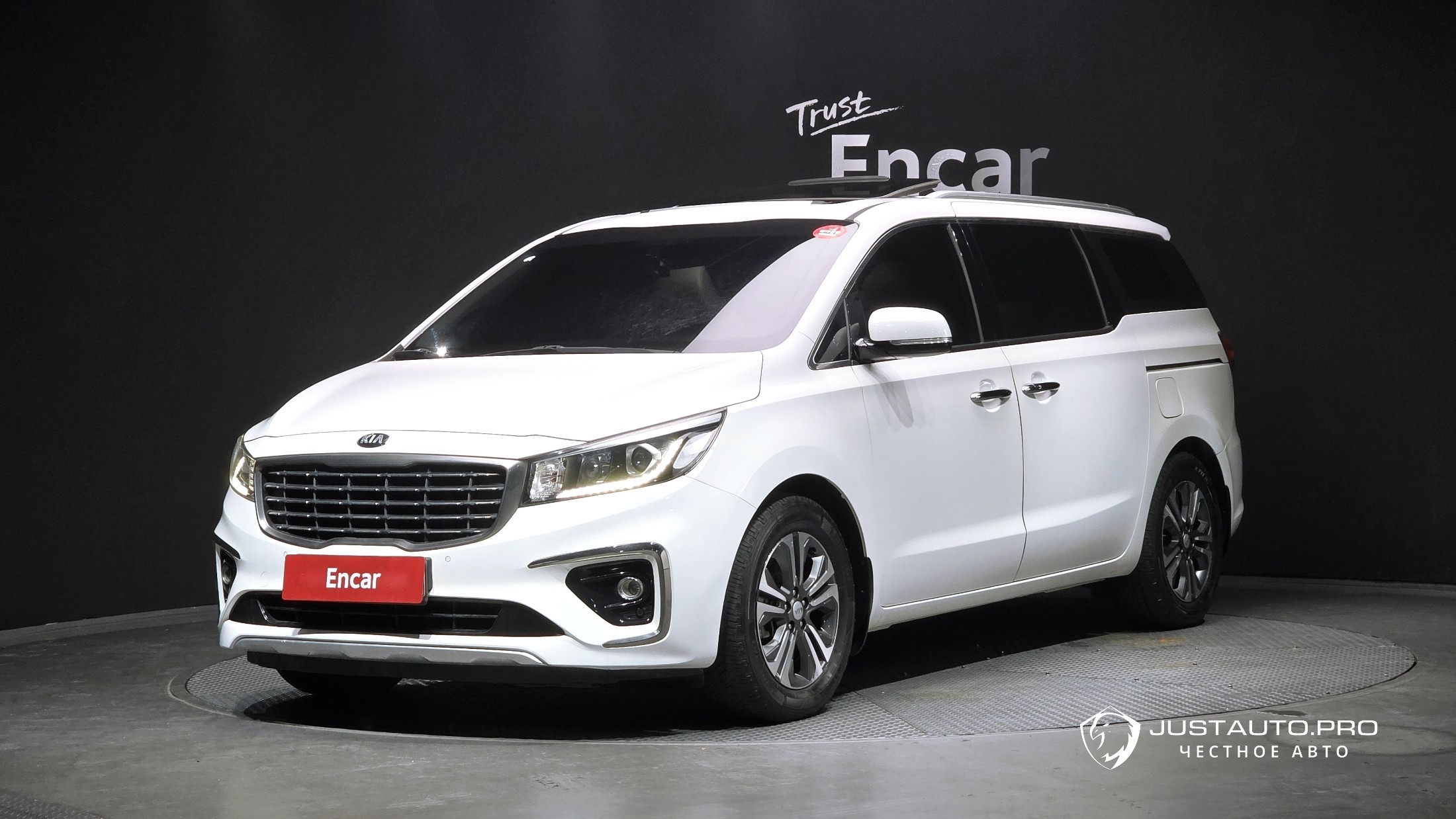 Автомобиль Kia Canival