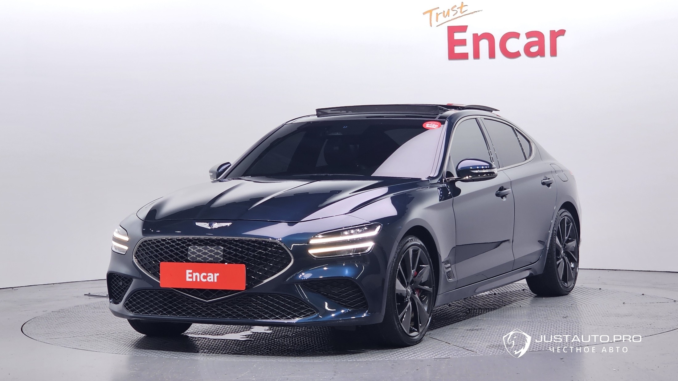 Автомобиль Genesis G70