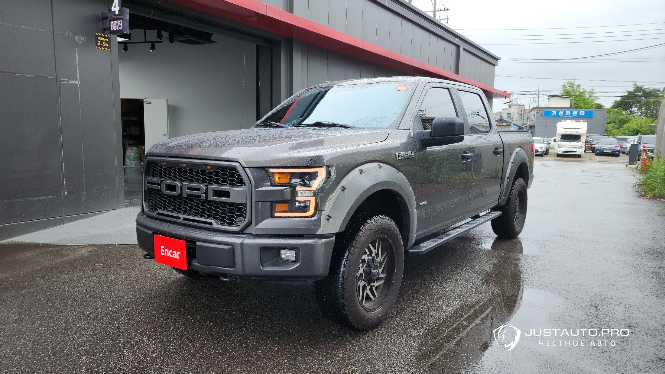 Автомобиль Ford F150