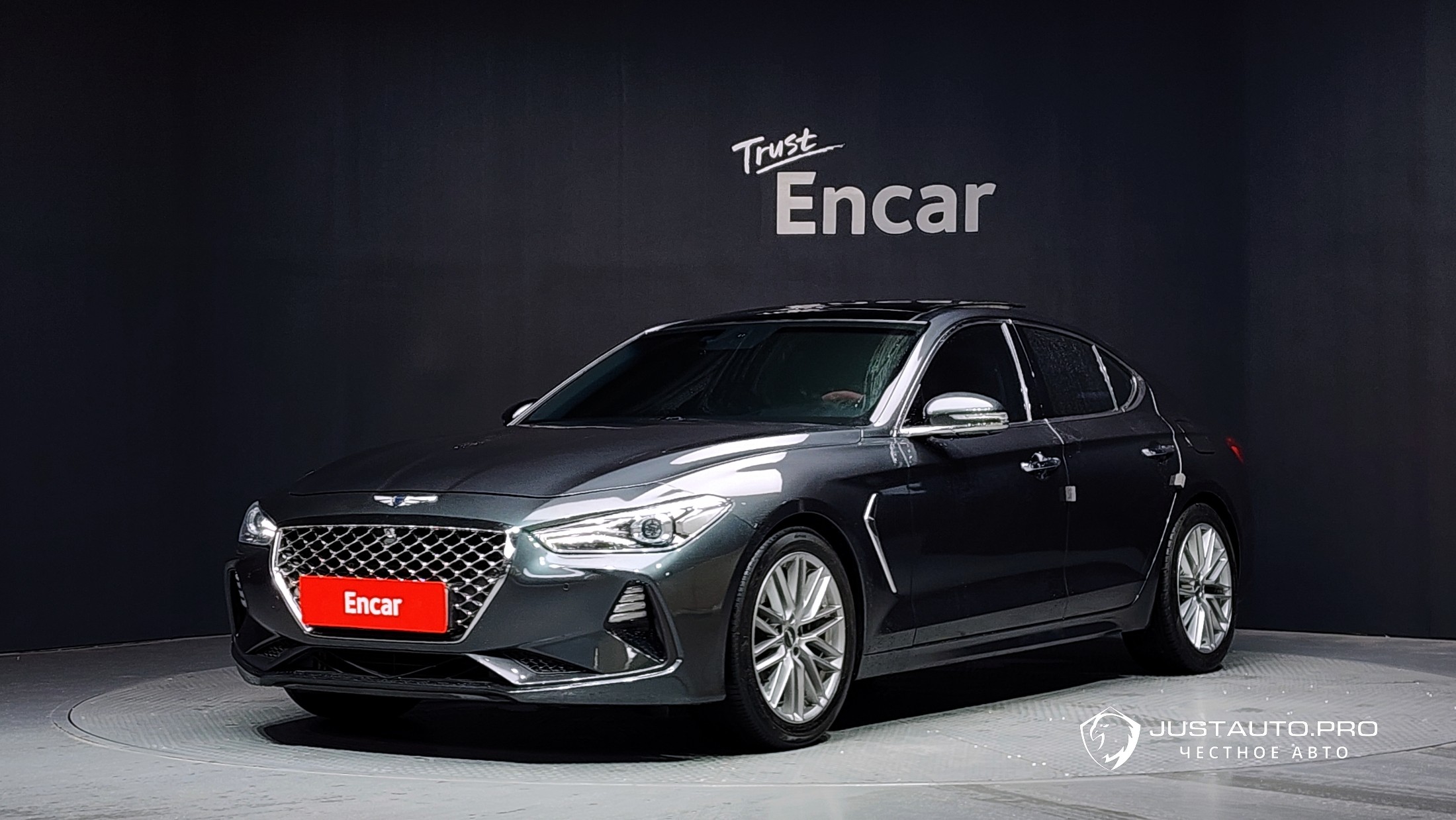 Автомобиль Genesis G70
