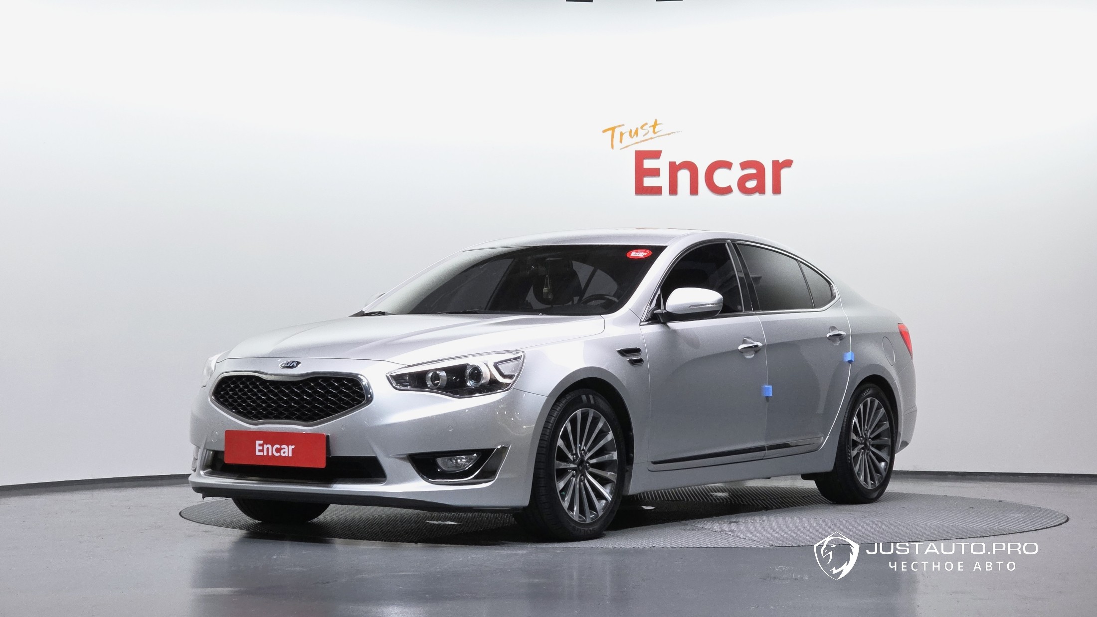 Автомобиль Kia K7