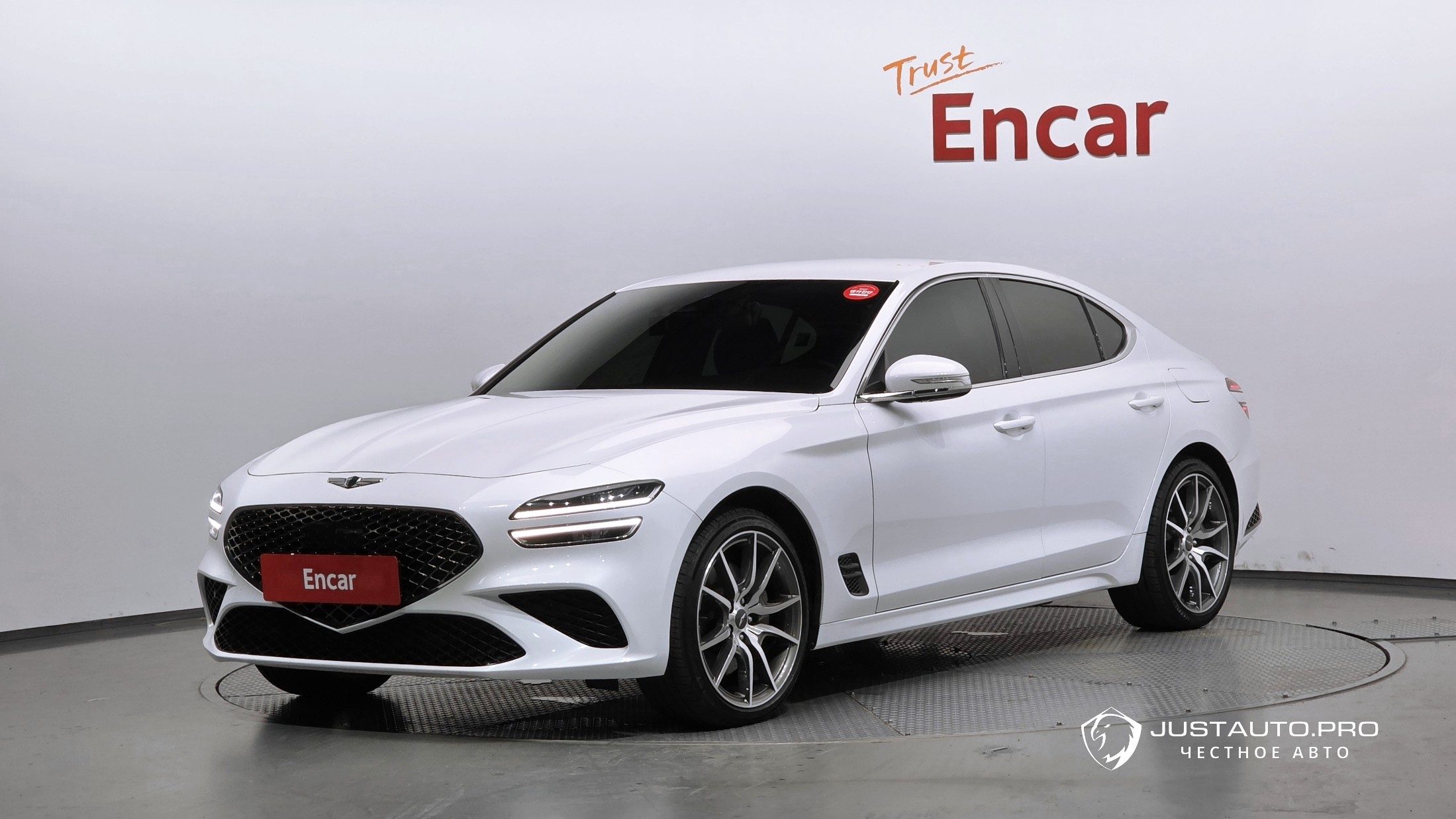 Автомобиль Genesis G70