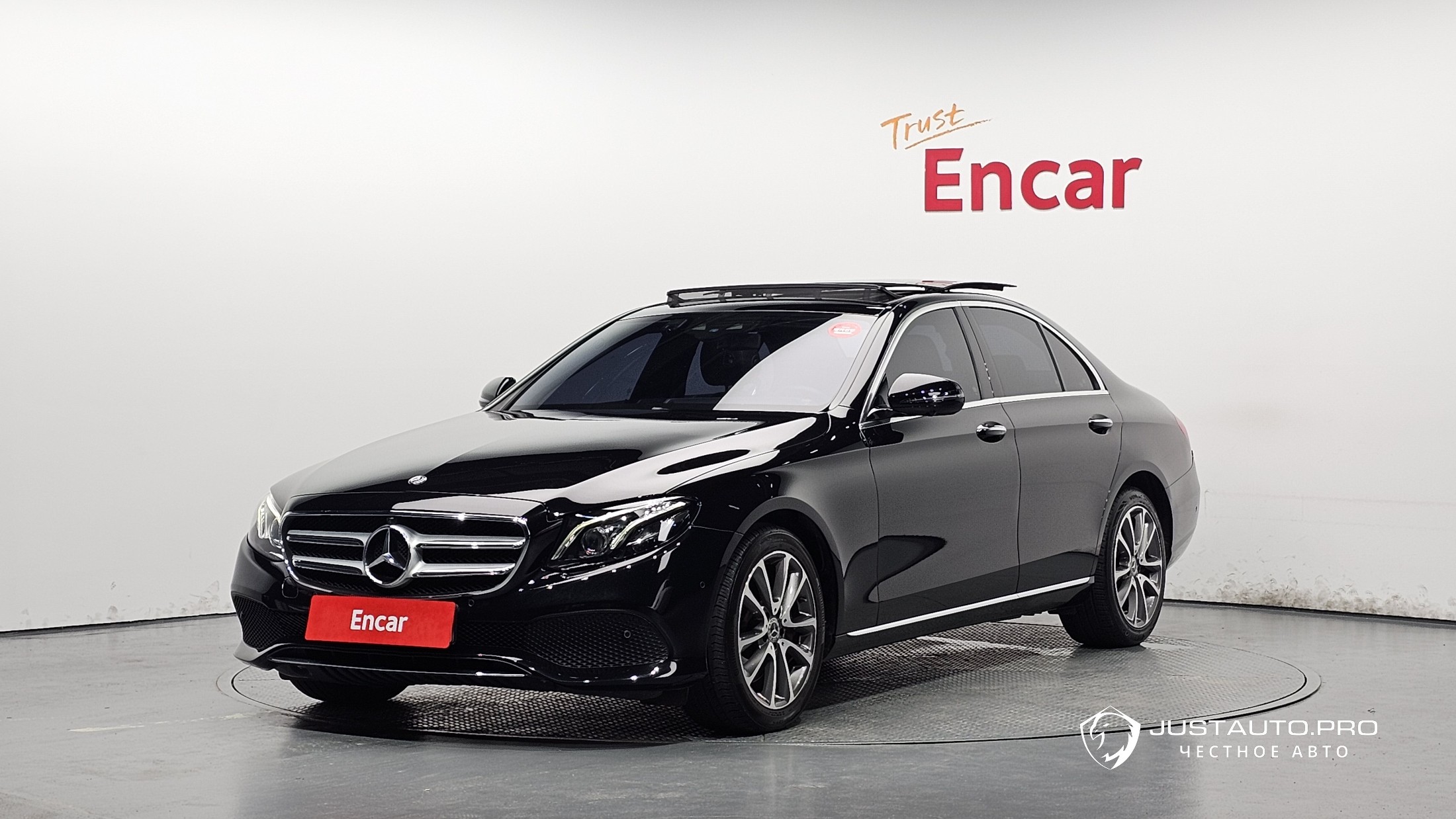 Автомобиль Mercedes-Benz E-Class