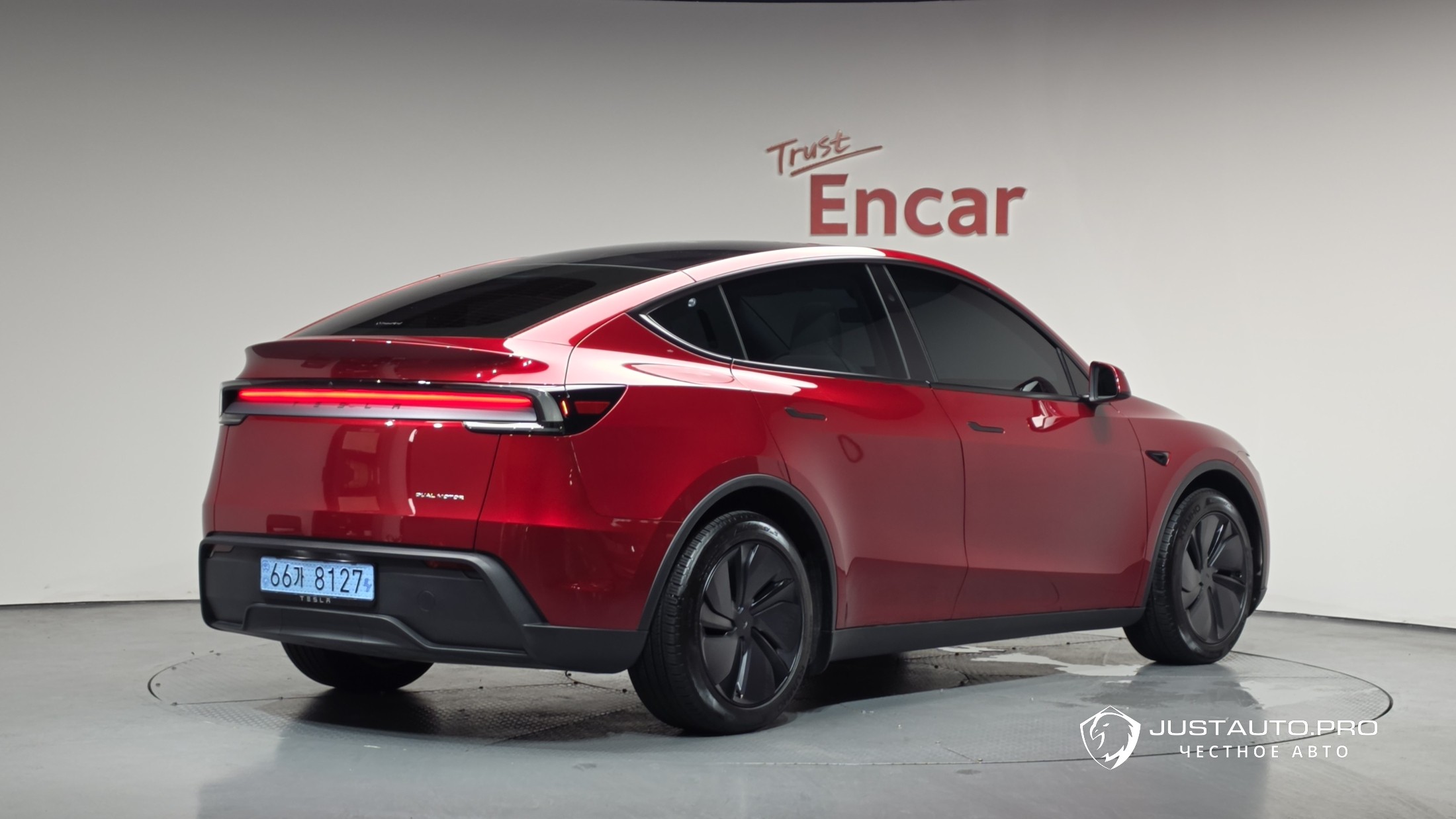 Автомобиль Tesla Model Y