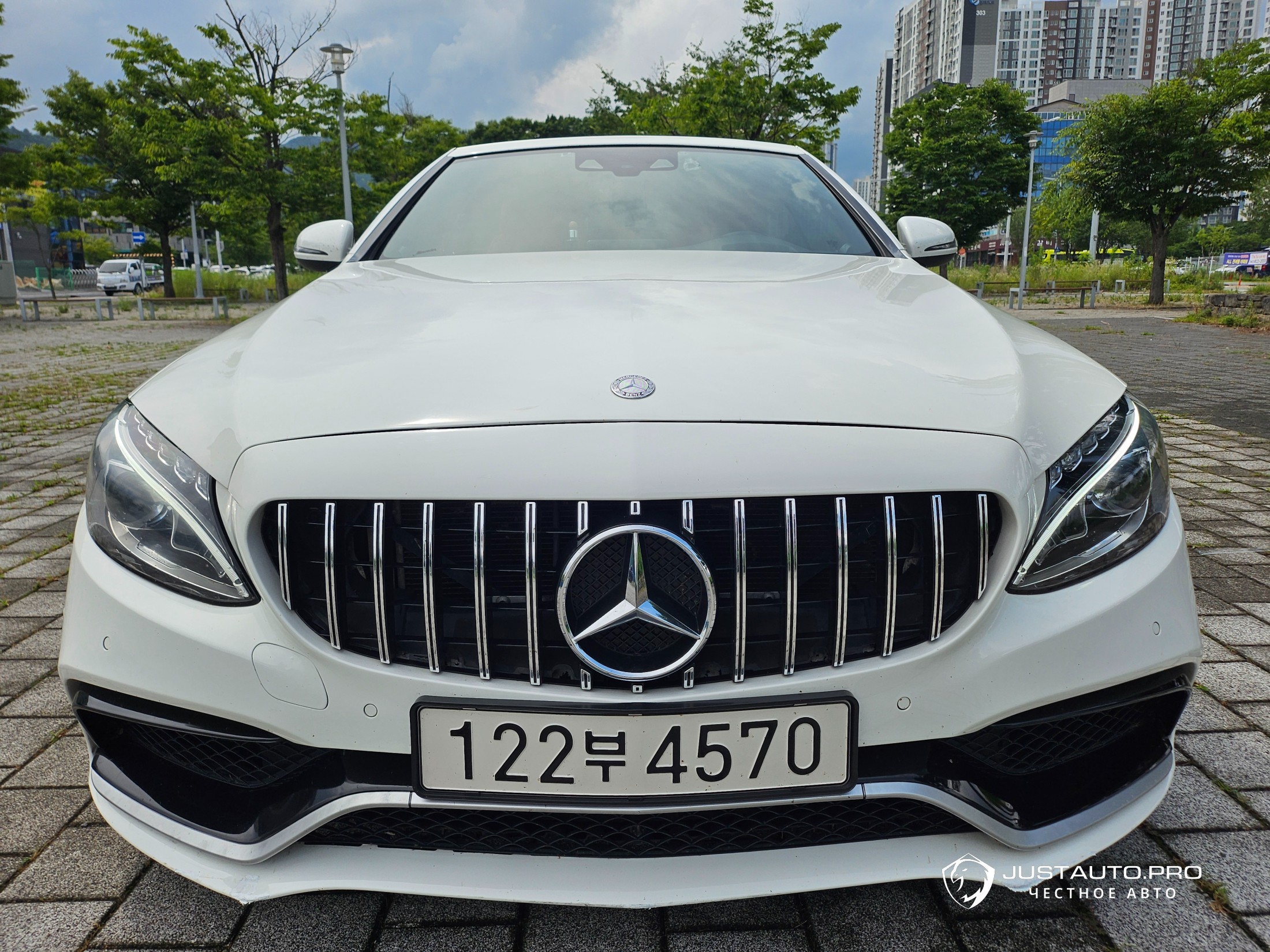 Автомобиль Mercedes-Benz C-Class
