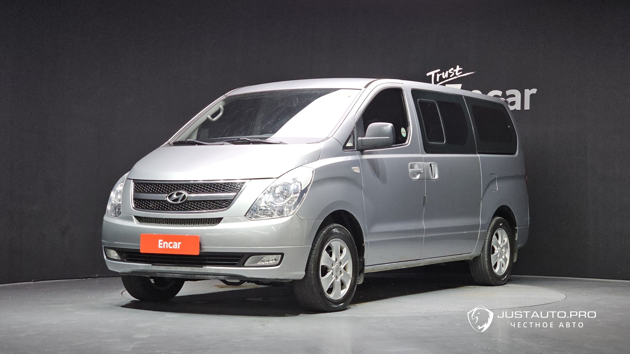 Автомобиль Hyundai Starex