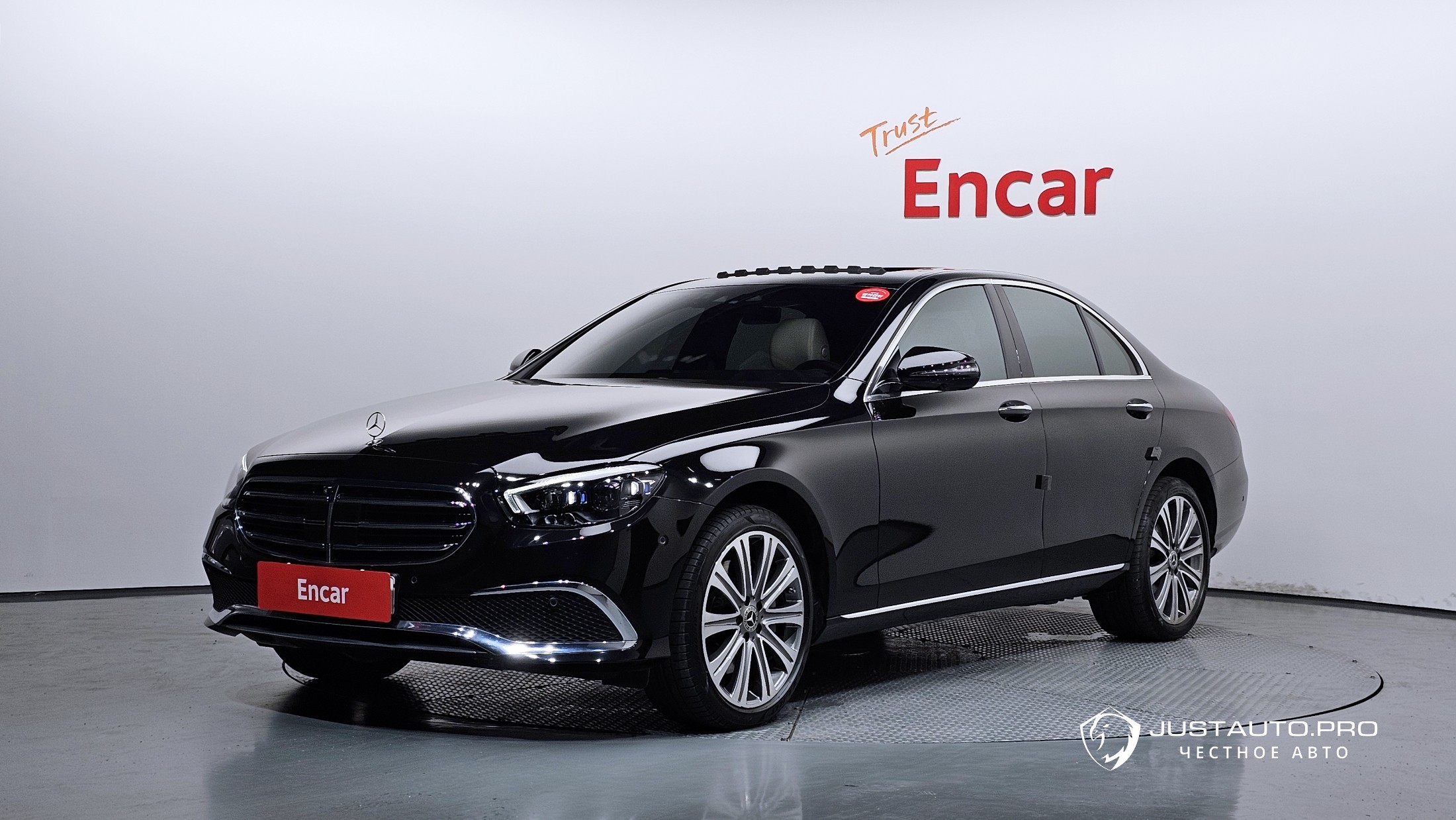 Автомобиль Mercedes-Benz E-Class