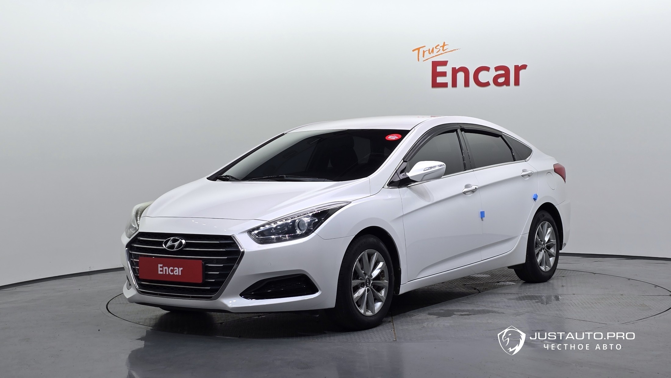 Автомобиль Hyundai i40