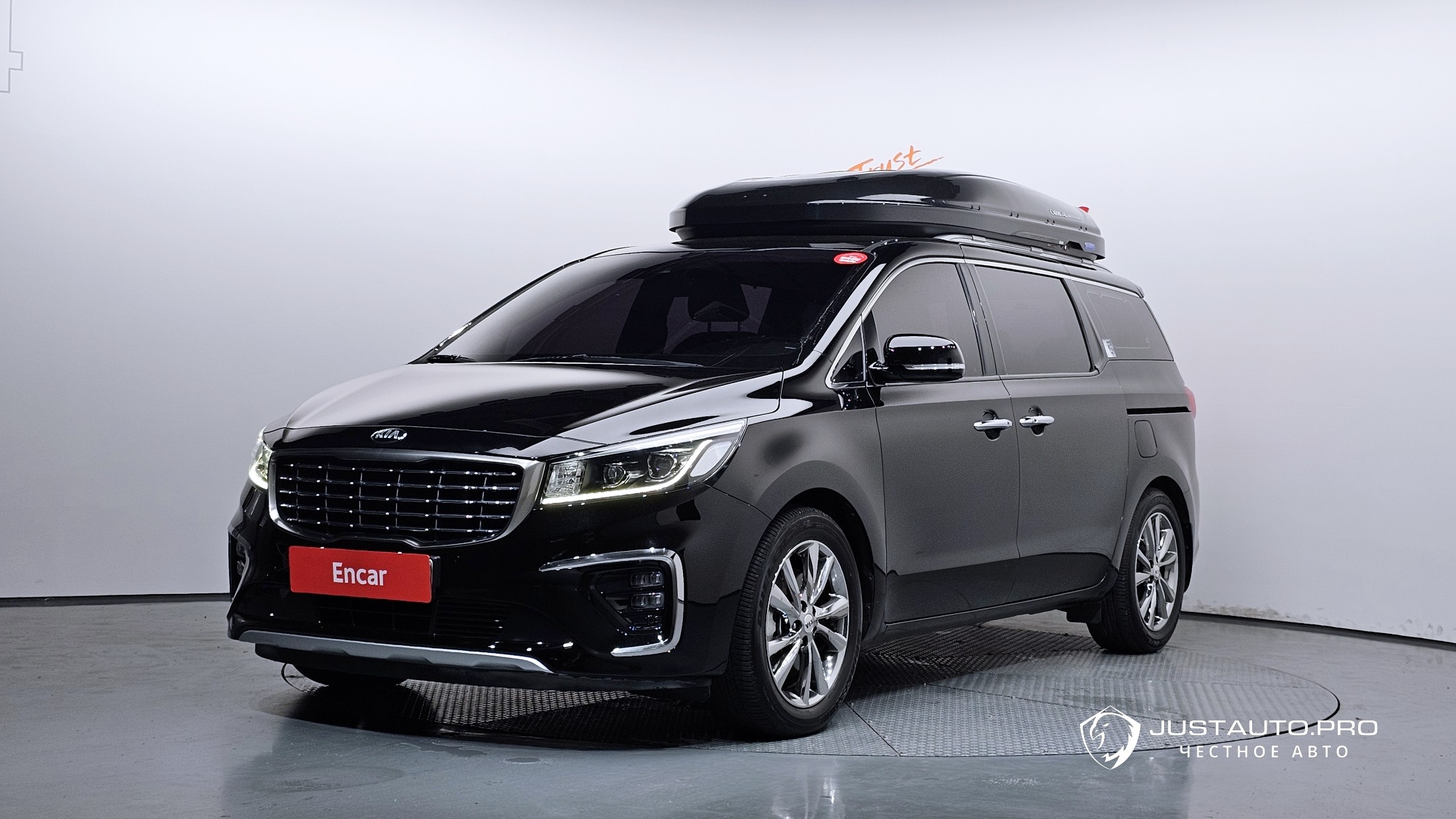 Автомобиль Kia Canival