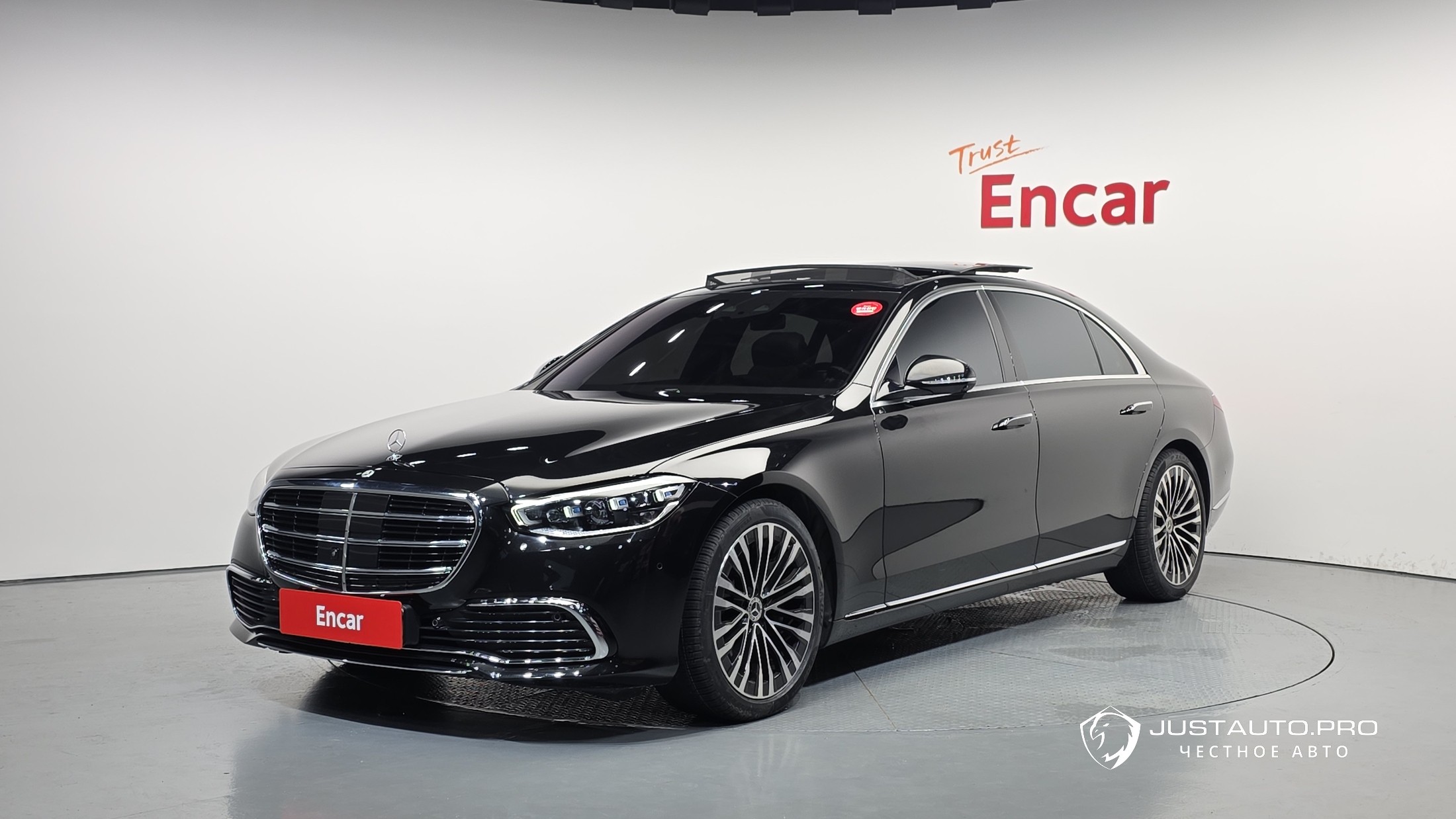 Автомобиль Mercedes-Benz S-Class