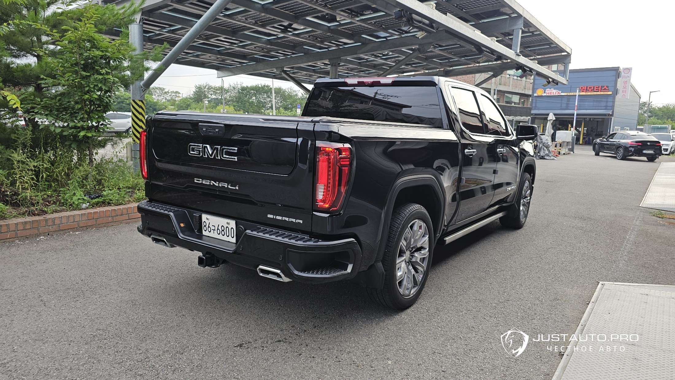 Автомобиль GMC Sierra