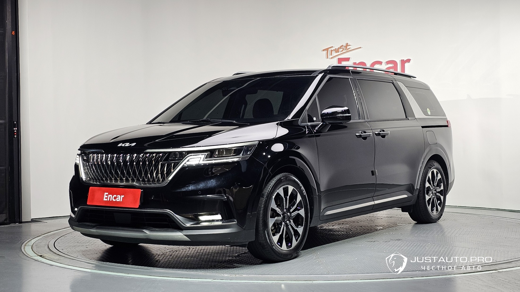 Автомобиль Kia Canival