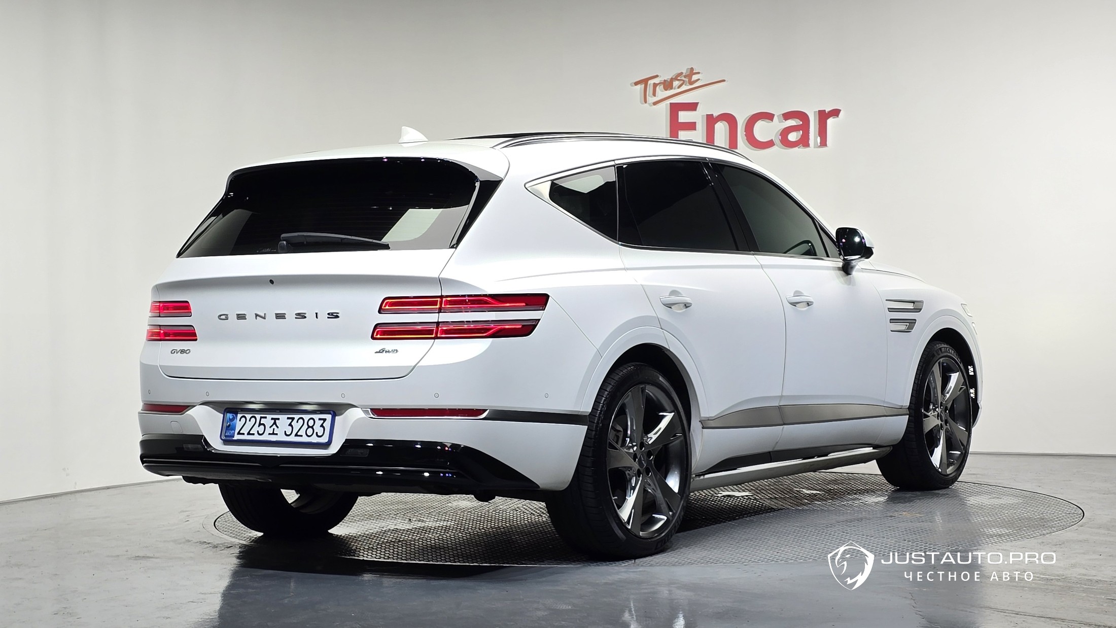 Автомобиль Genesis GV80