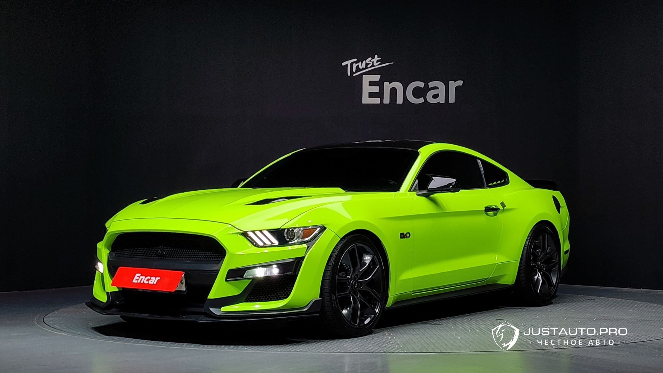 Автомобиль Ford Mustang