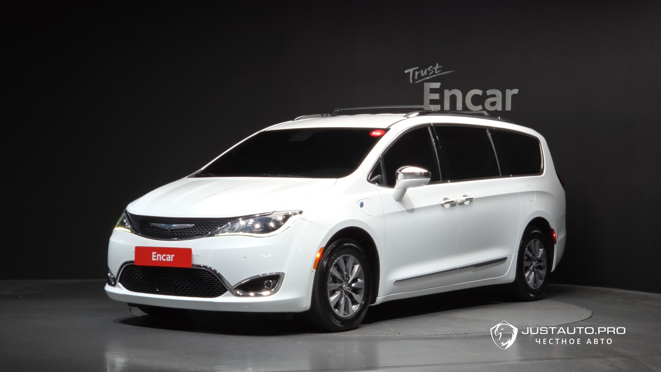 Автомобиль Chrysler Pacifica
