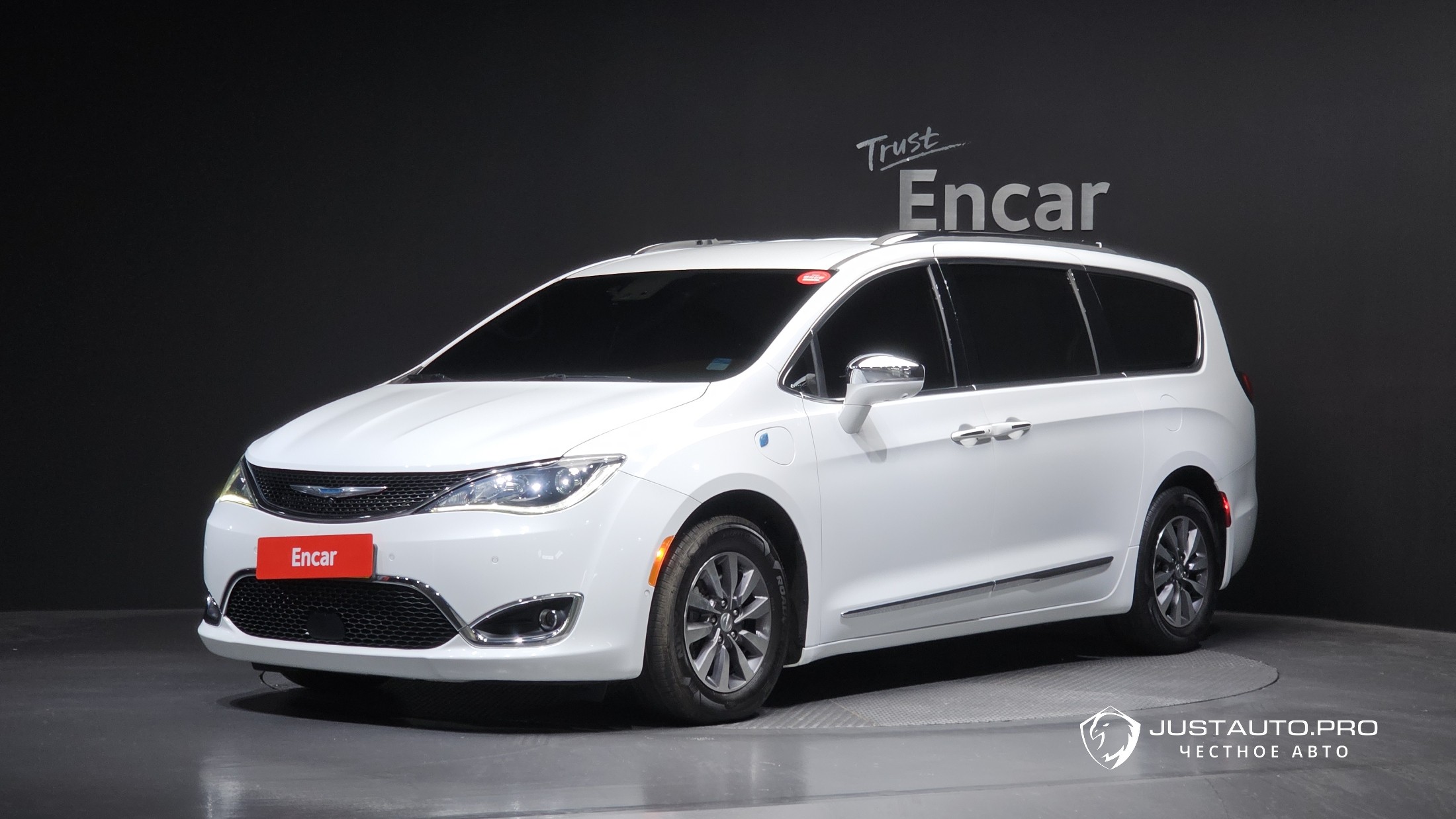 Автомобиль Chrysler Pacifica