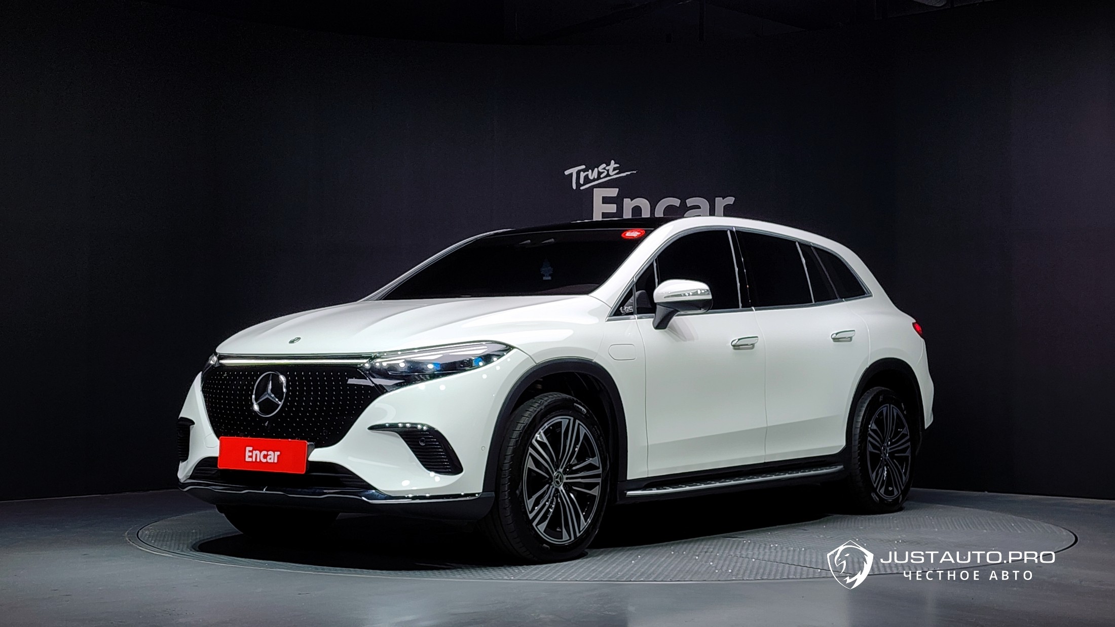 Автомобиль Mercedes-Benz EQS