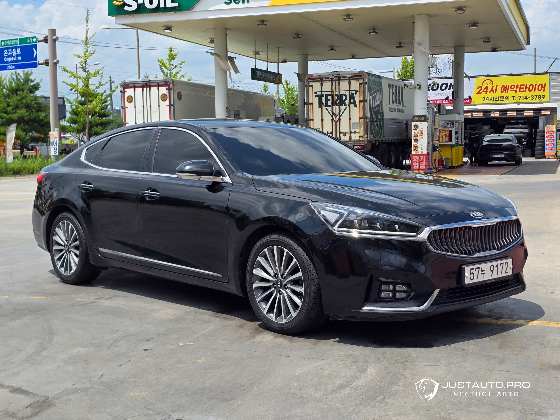 Автомобиль Kia K7