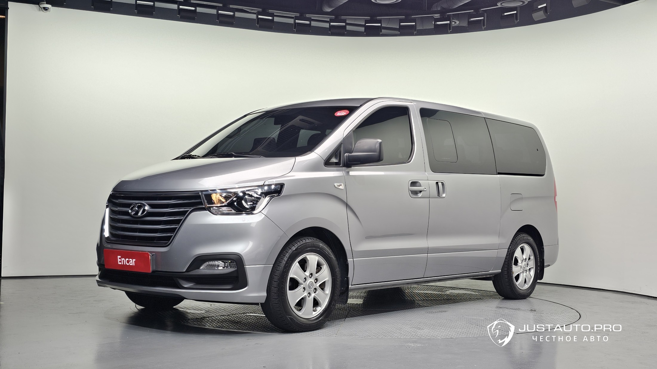 Автомобиль Hyundai Starex