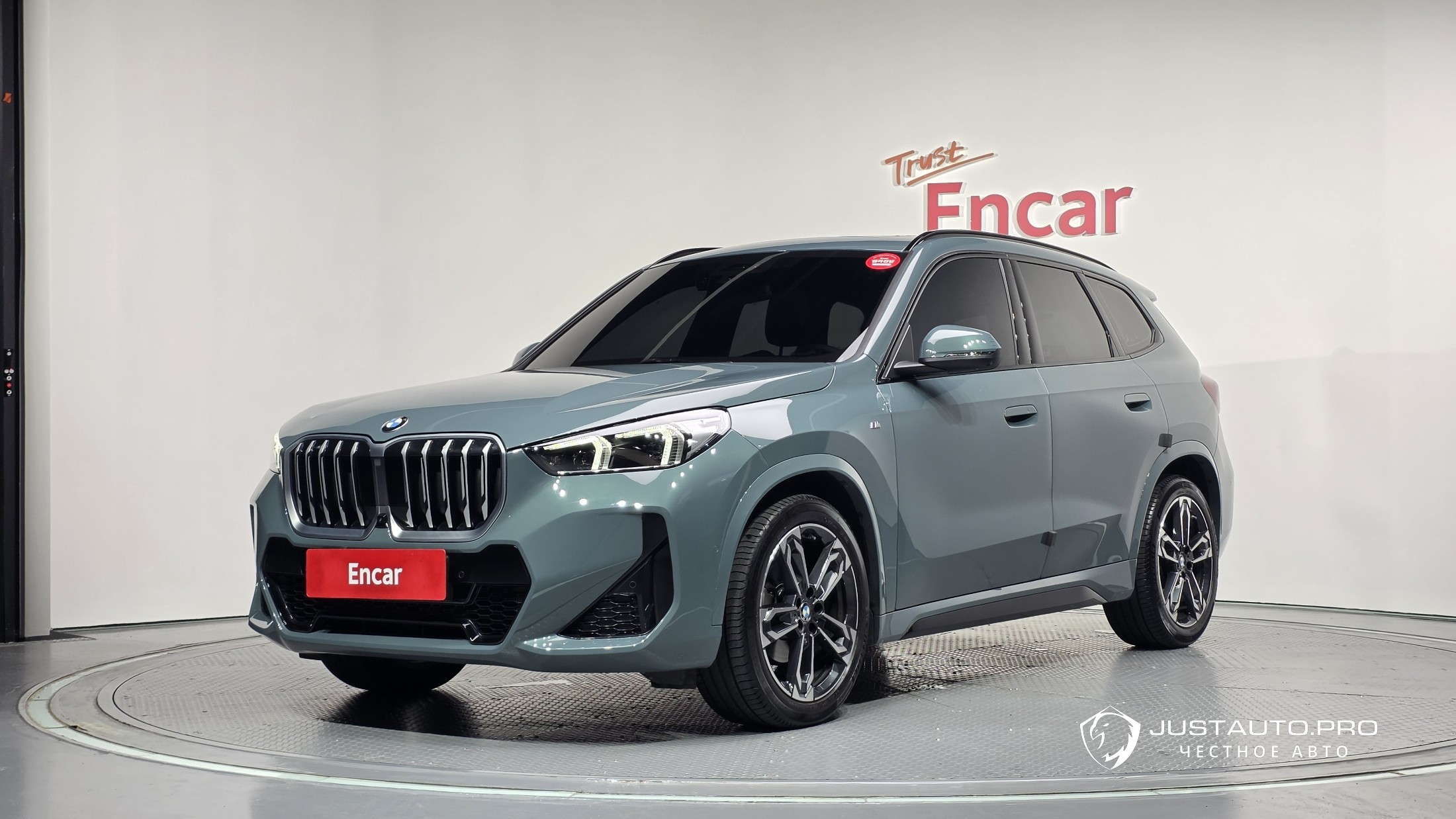 Автомобиль BMW X1