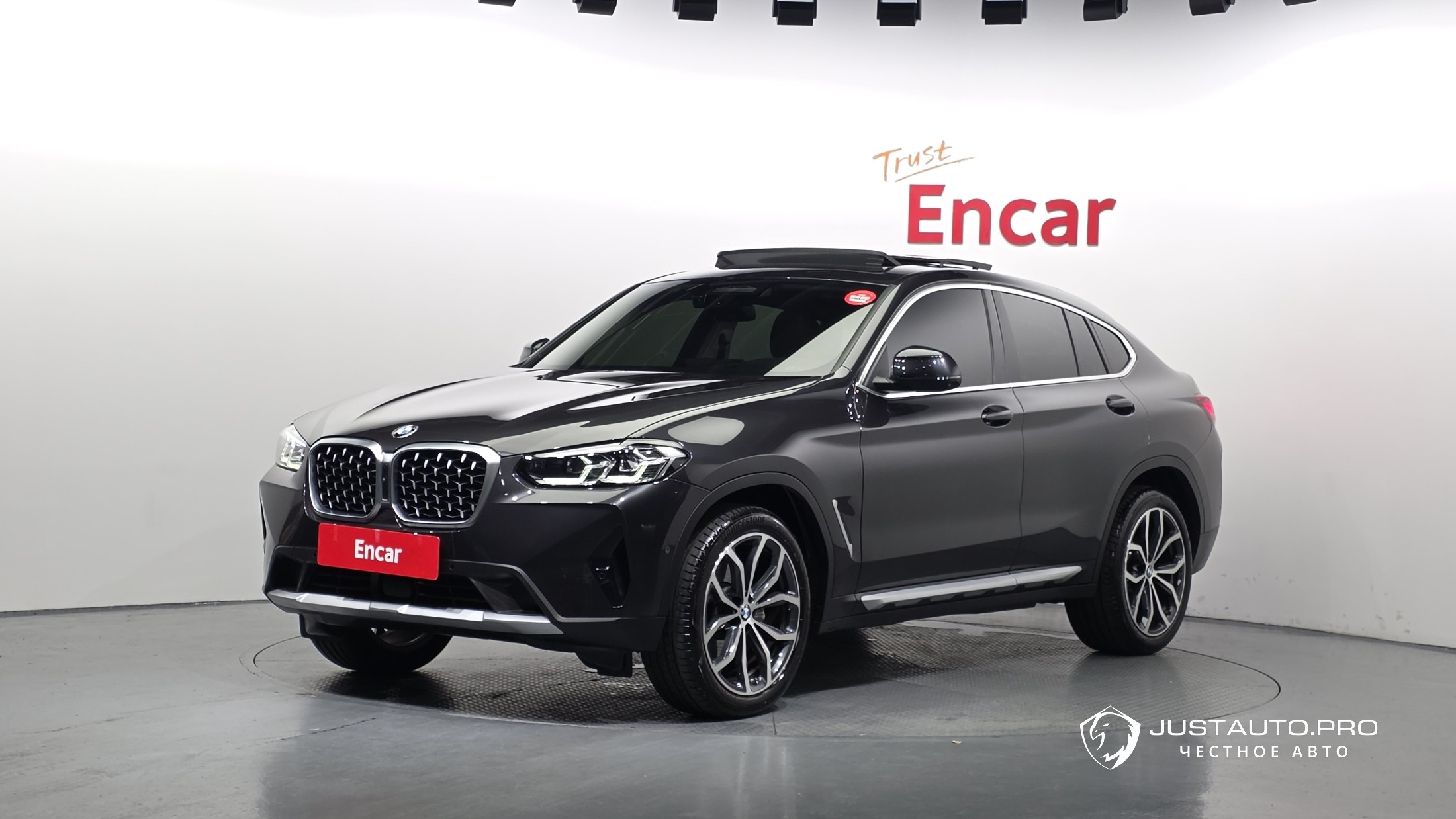 Автомобиль BMW X4