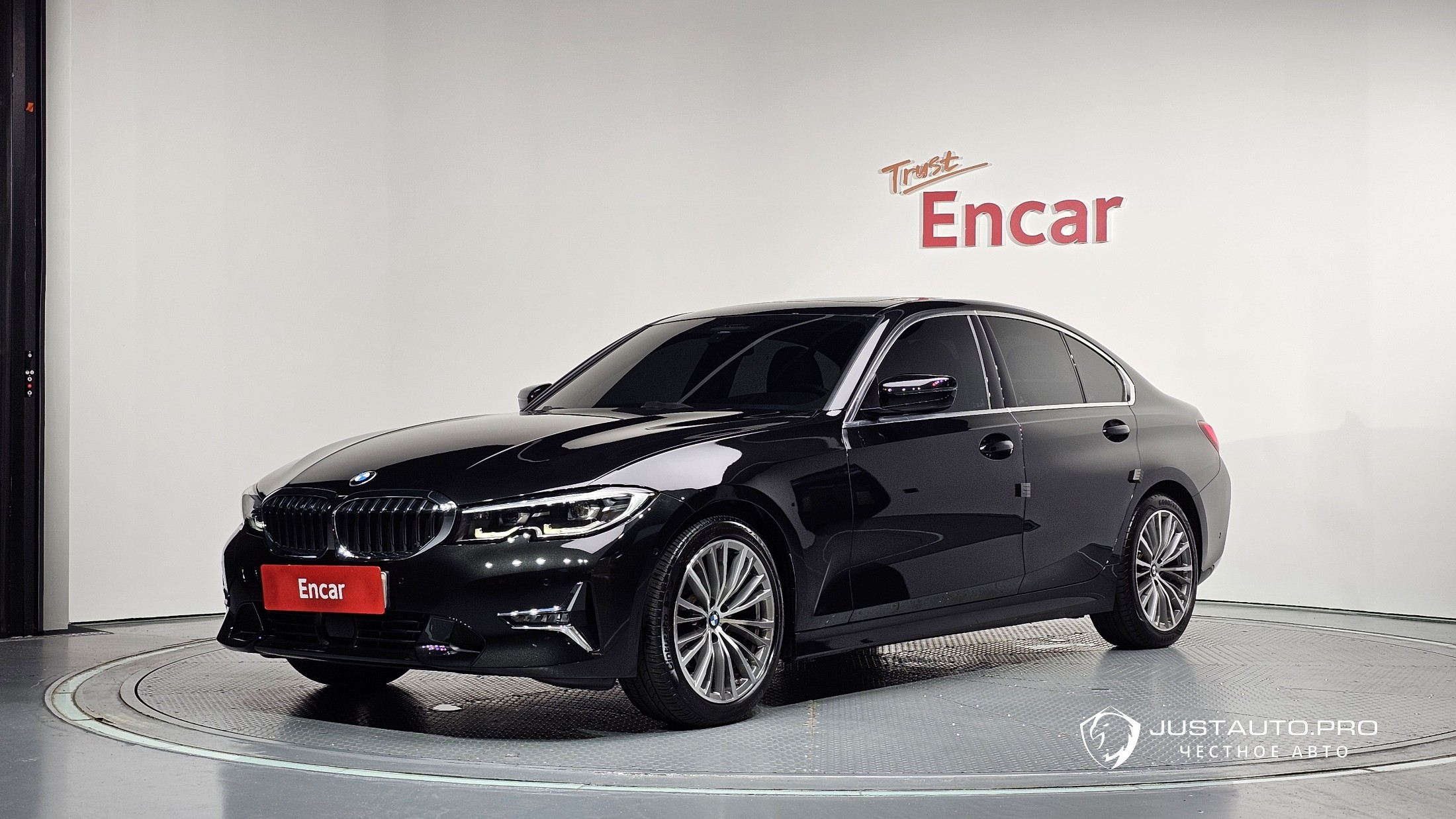 Автомобиль BMW 3-Series