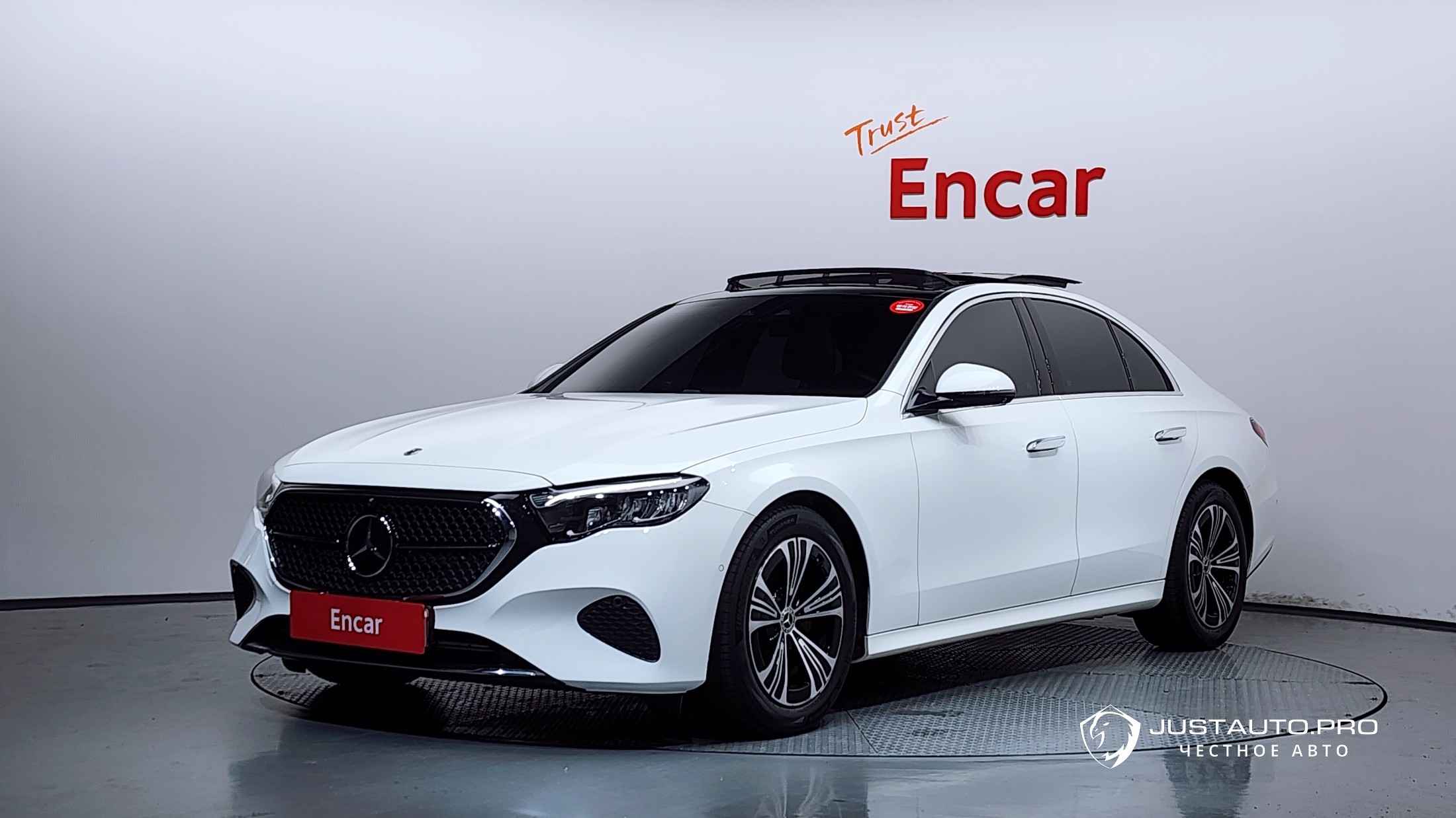 Автомобиль Mercedes-Benz E-Class