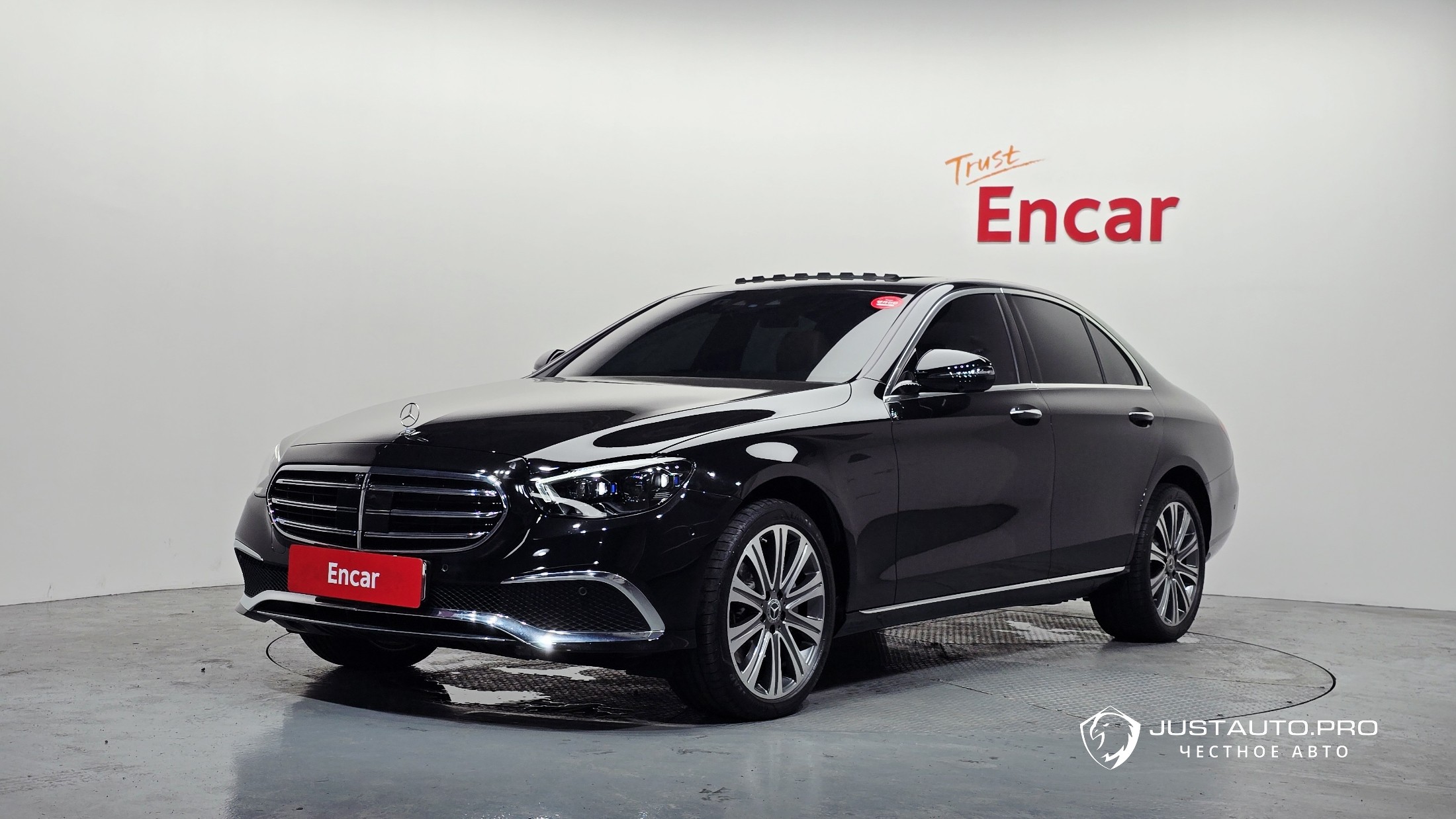 Автомобиль Mercedes-Benz E-Class