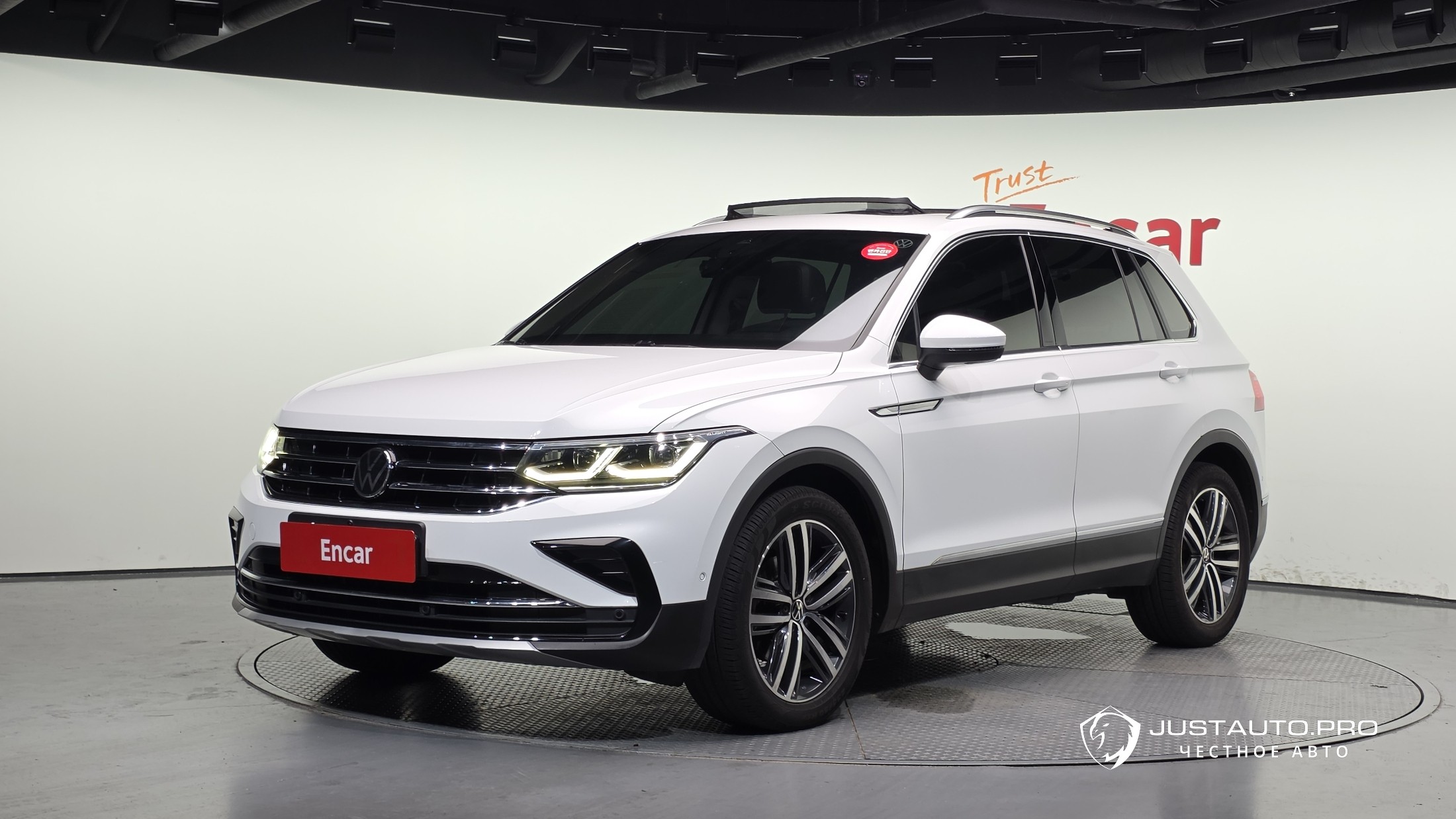 Автомобиль Volkswagen Tiguan