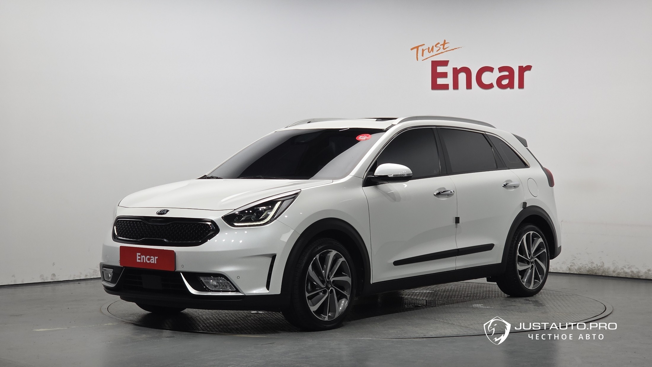 Автомобиль Kia Niro