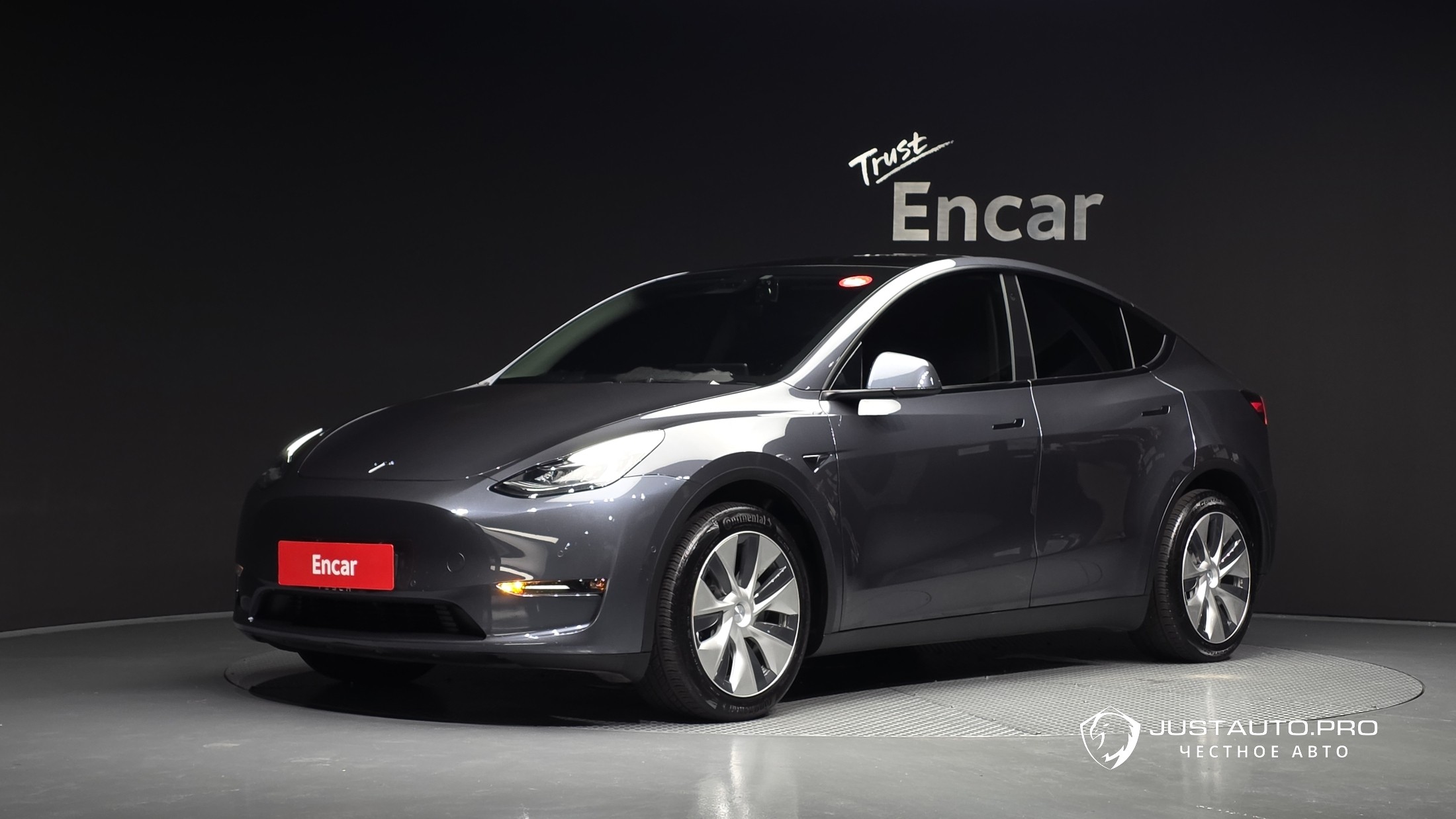Автомобиль Tesla Model Y