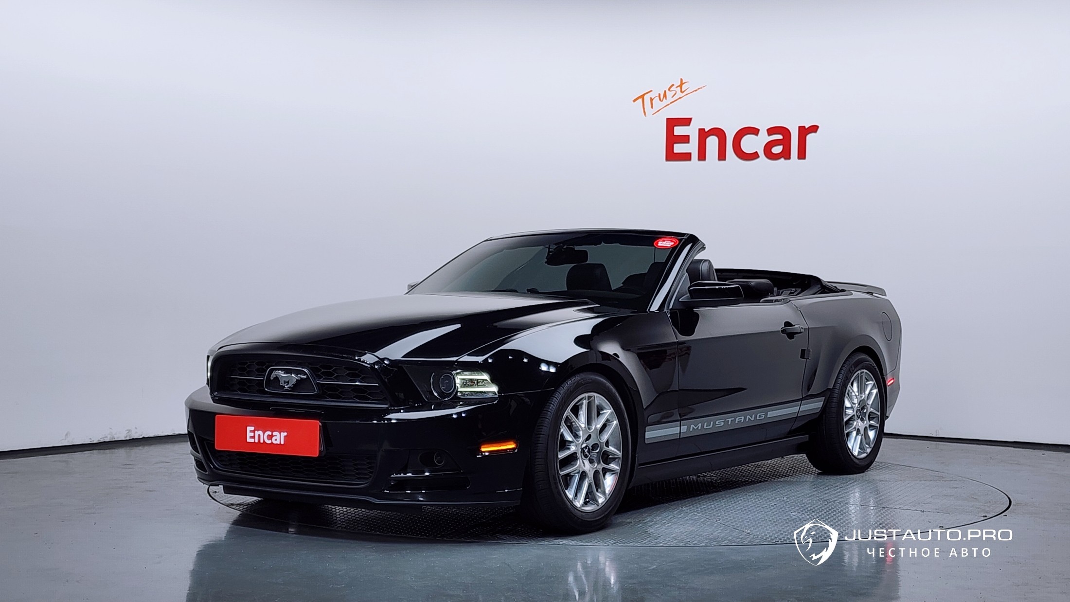 Автомобиль Ford Mustang