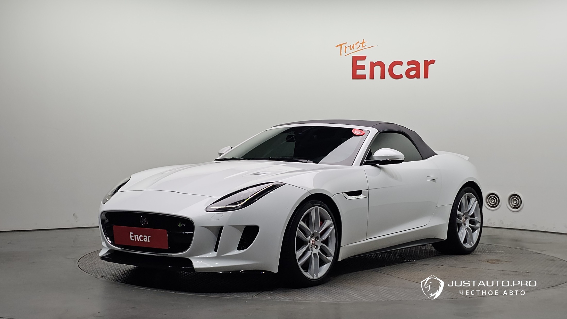 Автомобиль Jaguar F-TYPE