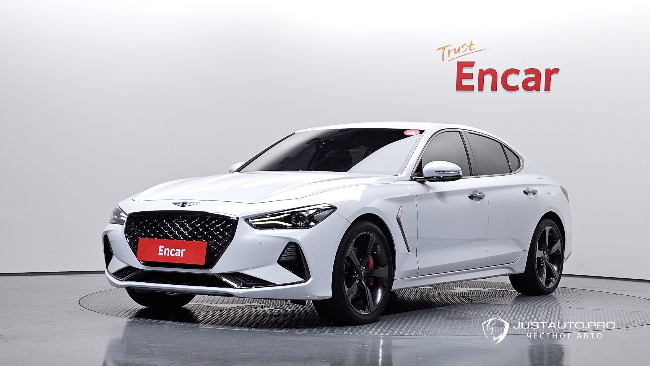 Автомобиль Genesis G70