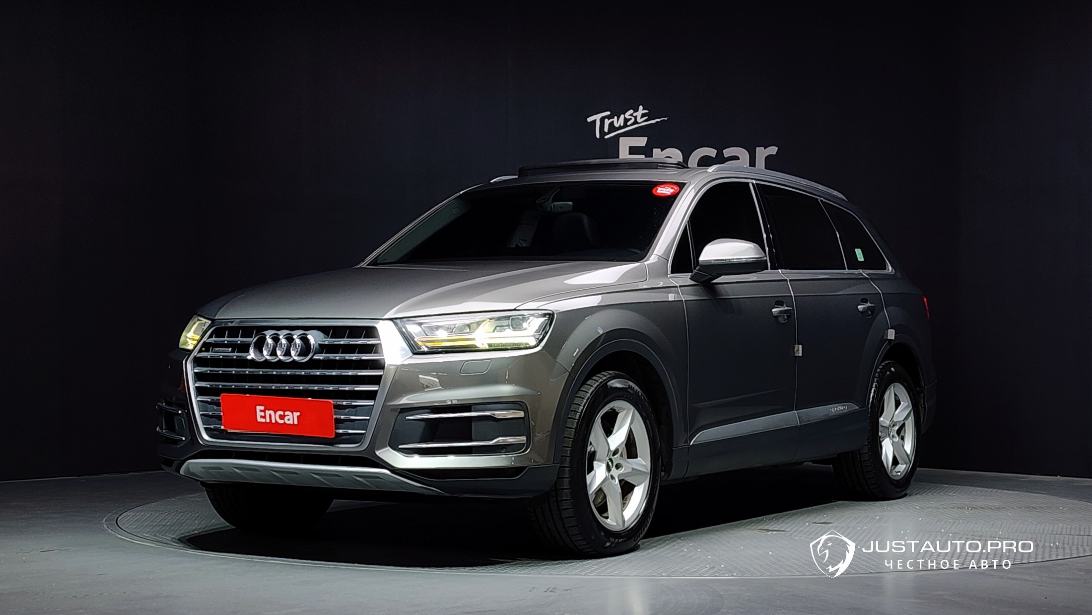 Автомобиль Audi Q7