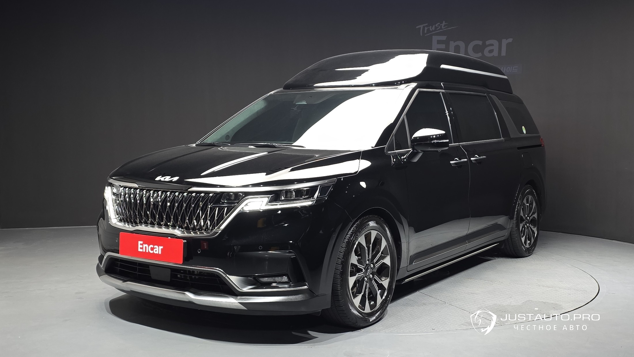 Автомобиль Kia Canival