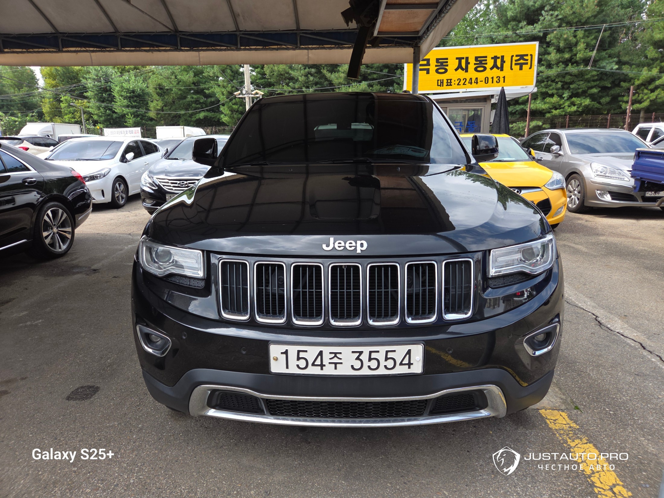 Автомобиль Jeep Cherokee