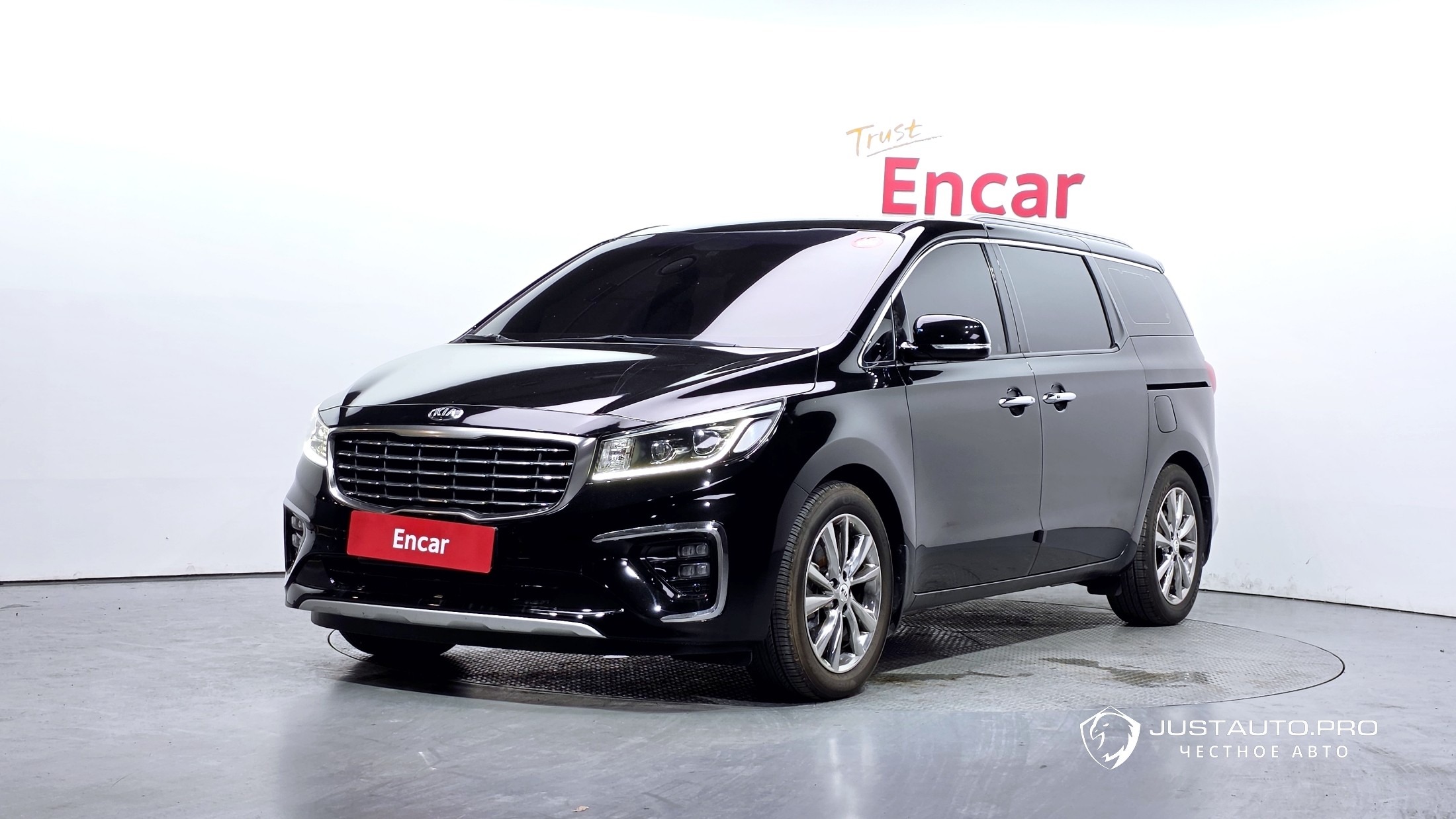 Автомобиль Kia Canival