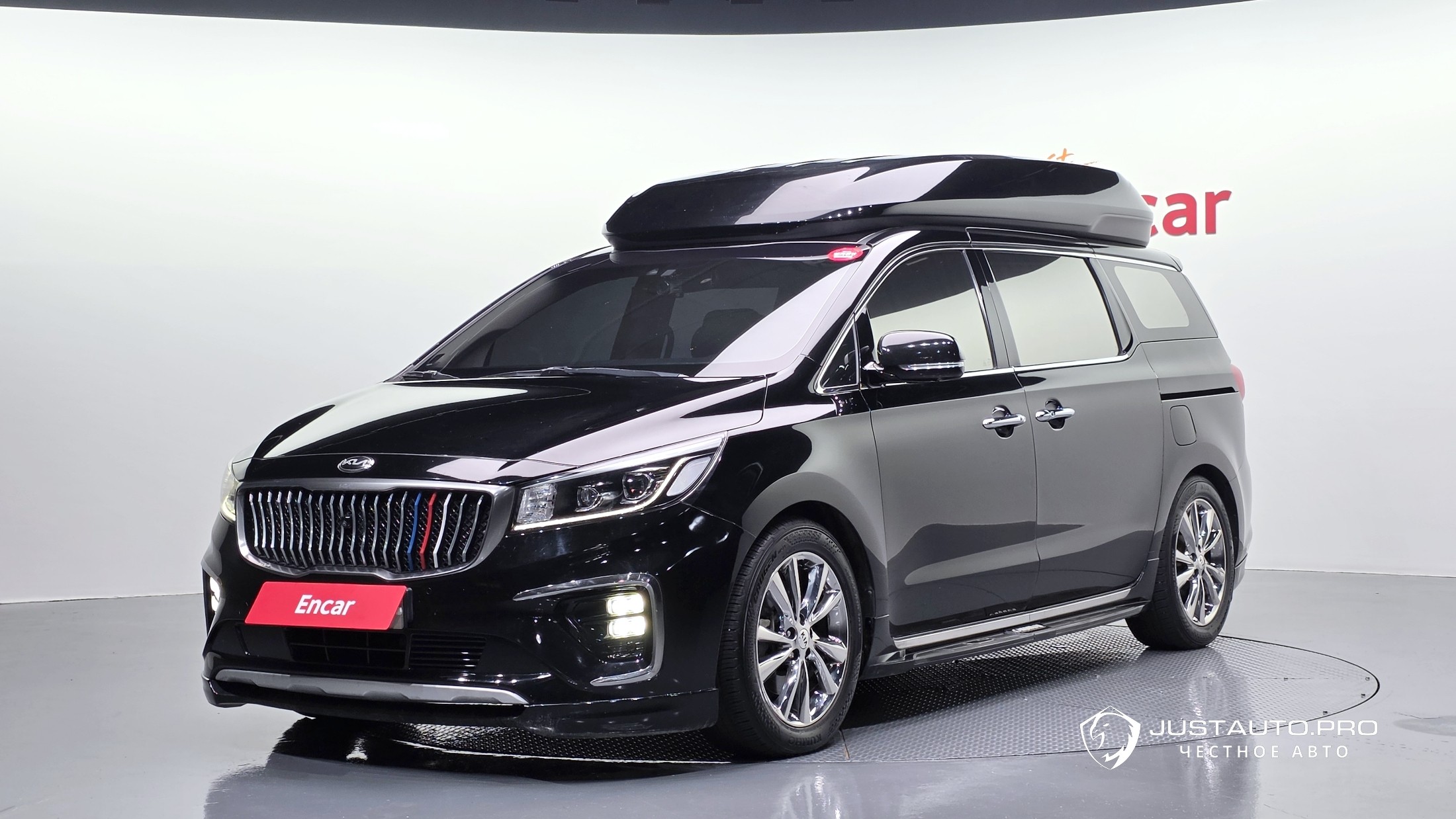 Автомобиль Kia Canival