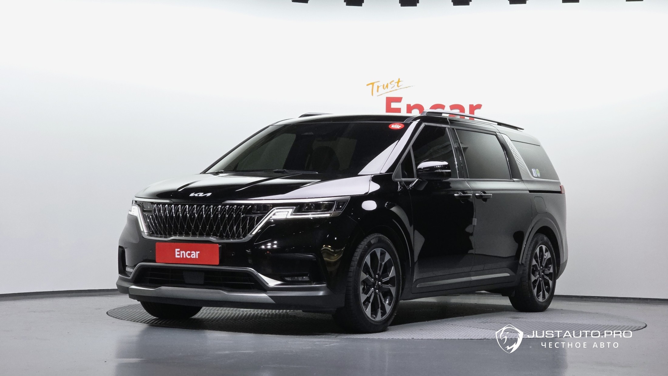 Автомобиль Kia Canival
