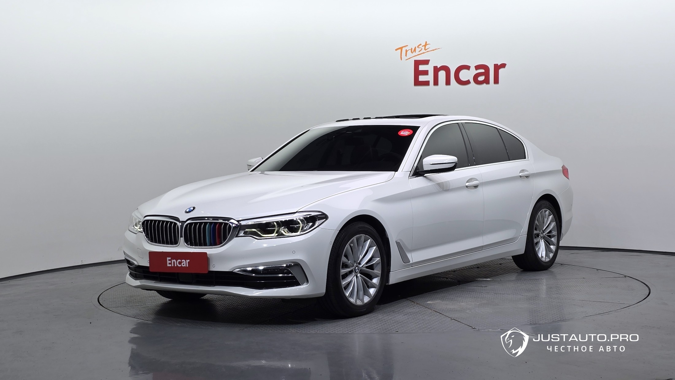 Автомобиль BMW 5-Series