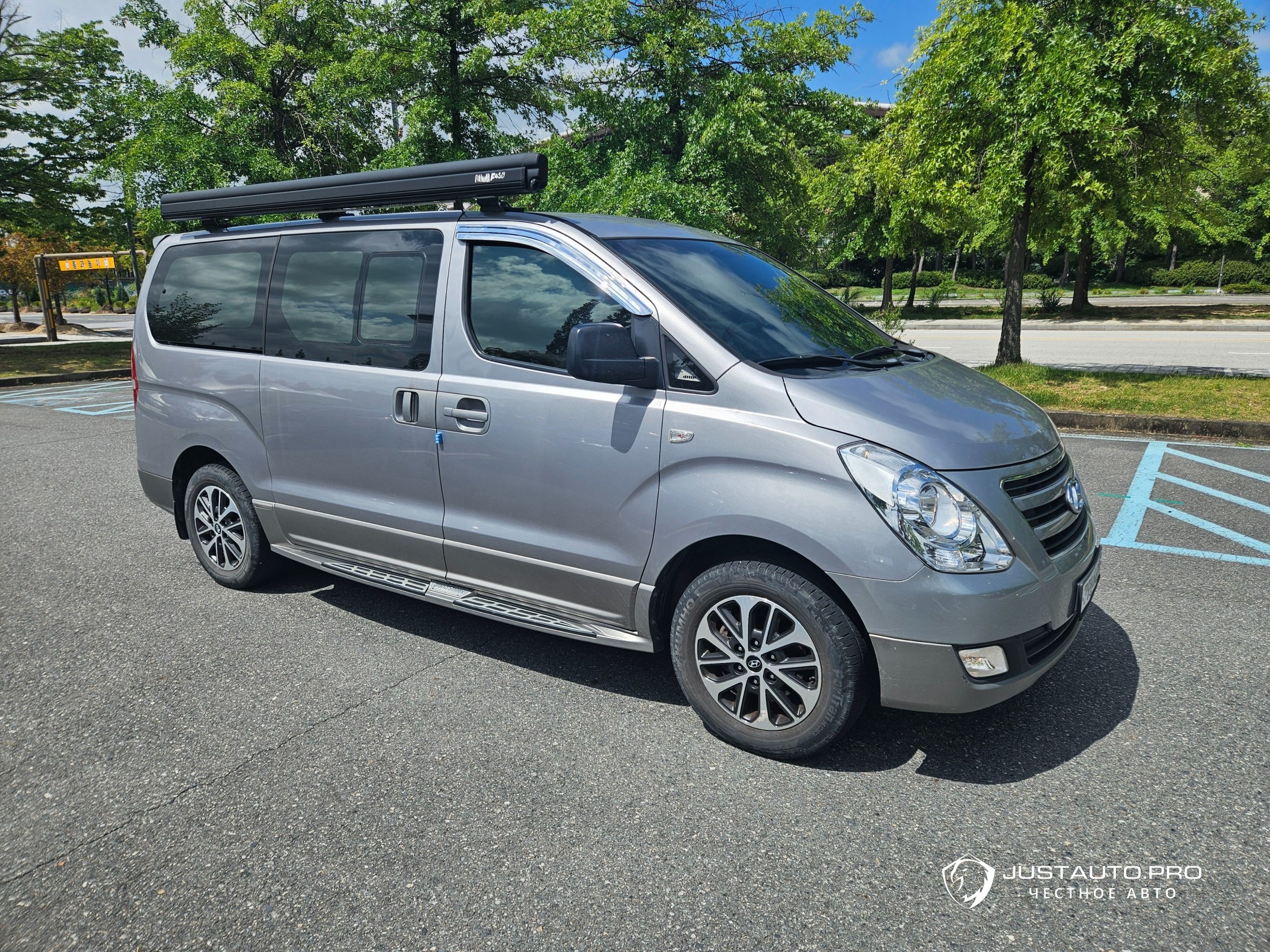 Автомобиль Hyundai Starex