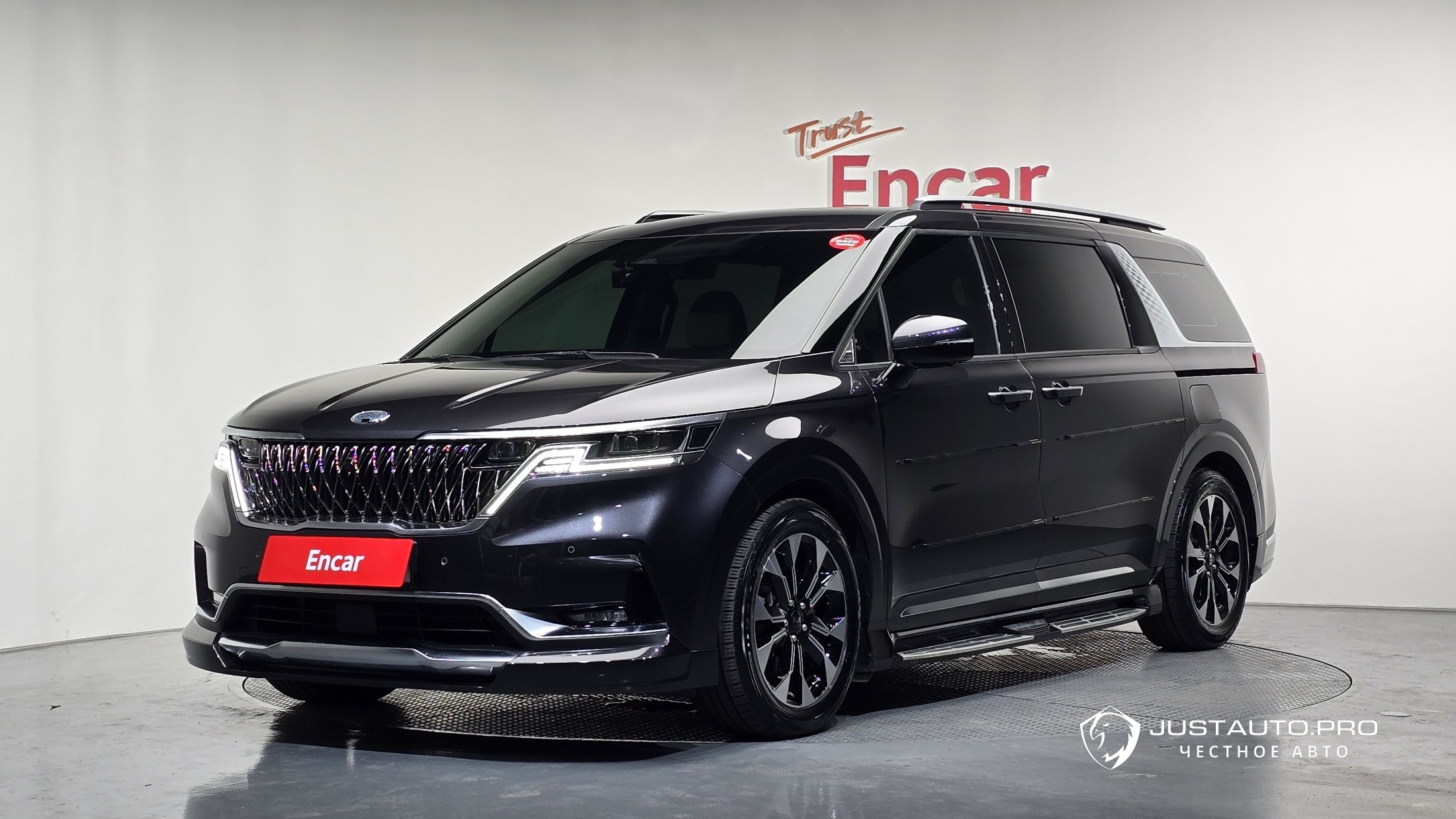 Автомобиль Kia Canival
