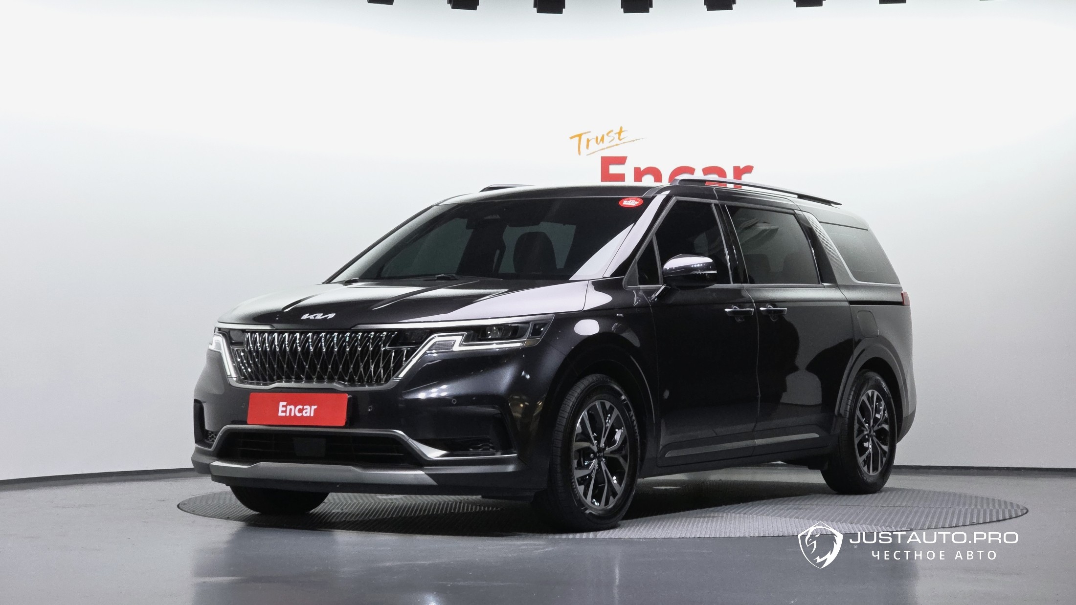 Автомобиль Kia Canival
